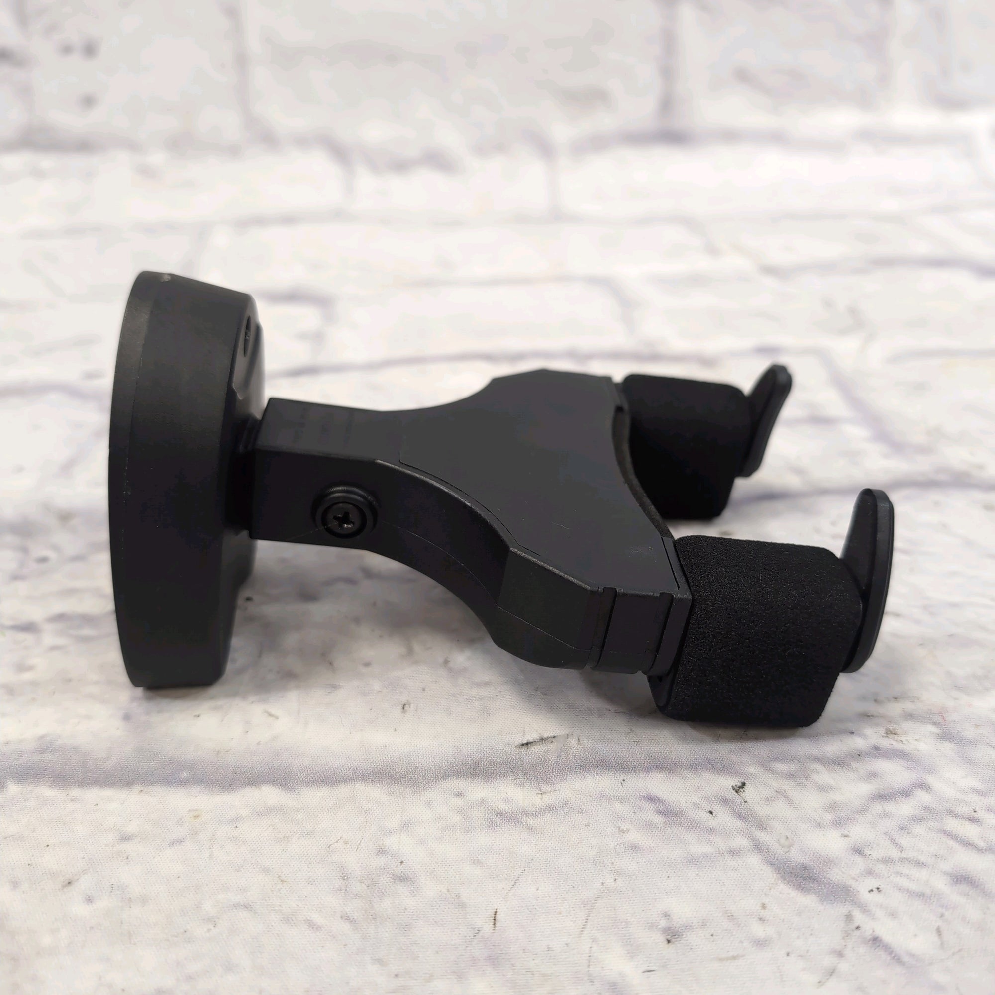 Donner Wall Mount Locking Guitar Hanger