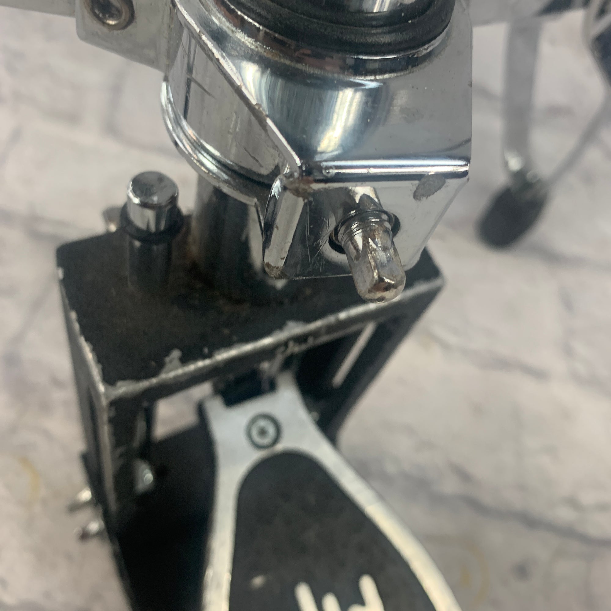 DW 5000 Two Legged Drum Stand