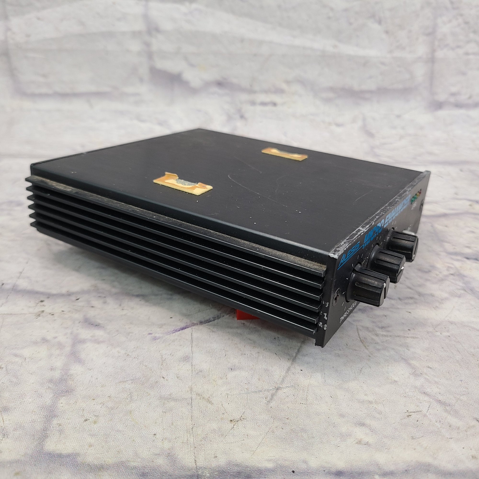 Alesis Micro Enhancer Dynamic Semiparametric Equalizer