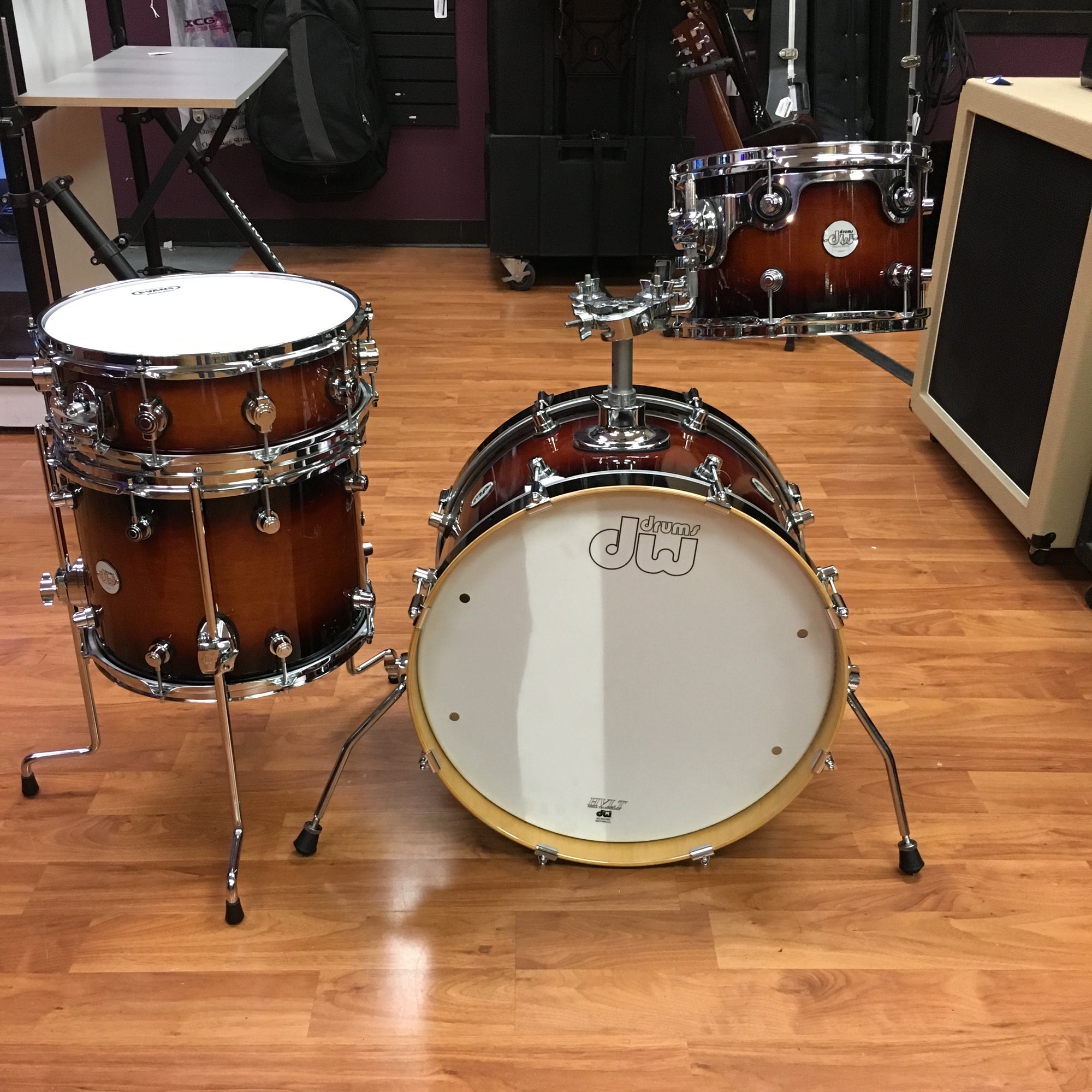 dw frequent flyer tobacco burst Design Series 4-Piece Shell Pack Gloss Lacquer Drum Music City Canada Being such a relatively small size and low weight kit makes the Series Pro ideal for transportation from gig to gig dw frequent flyer tobacco burst