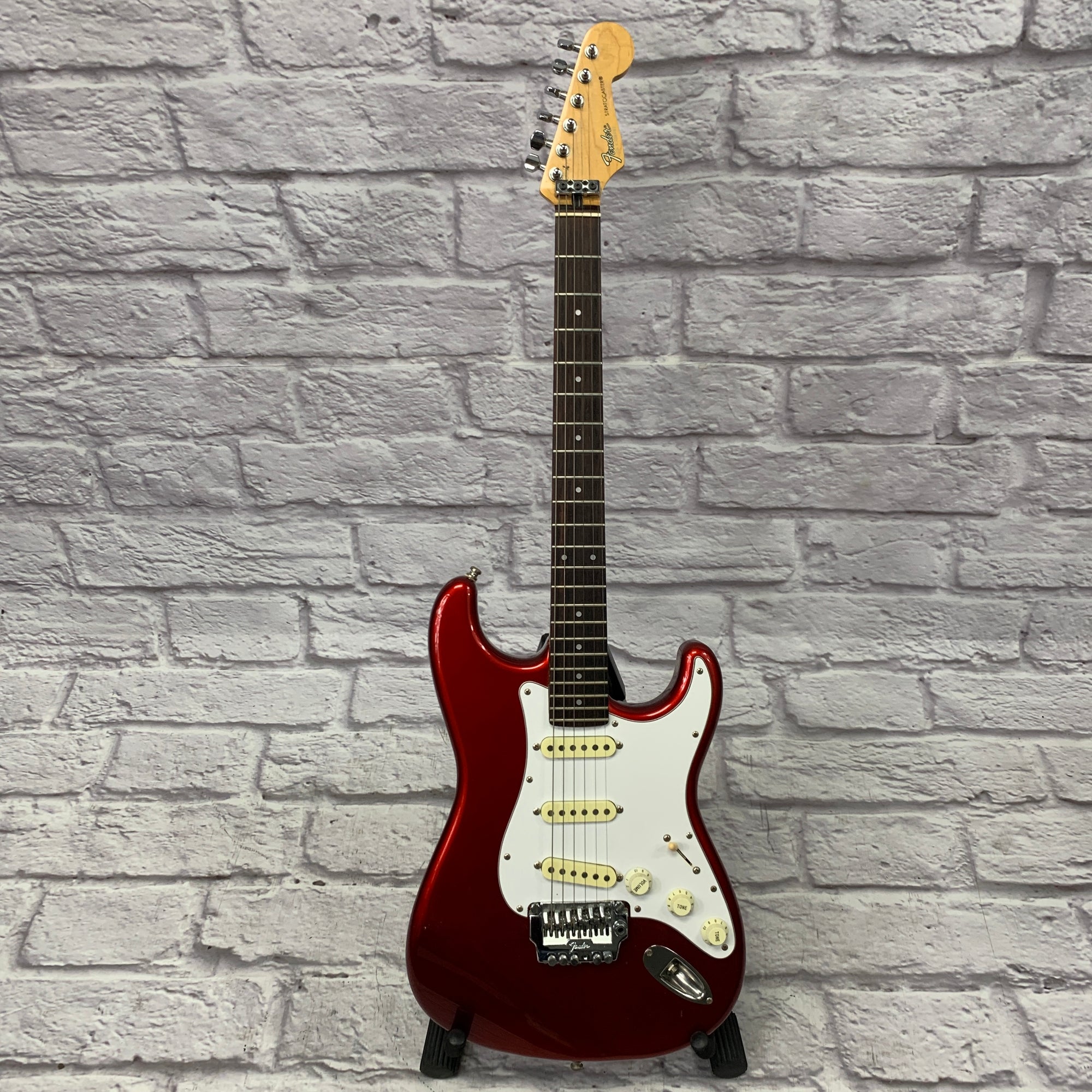 Fender 1985 Contemporary Stratocaster MIJ Candy Apple Red w/ Case