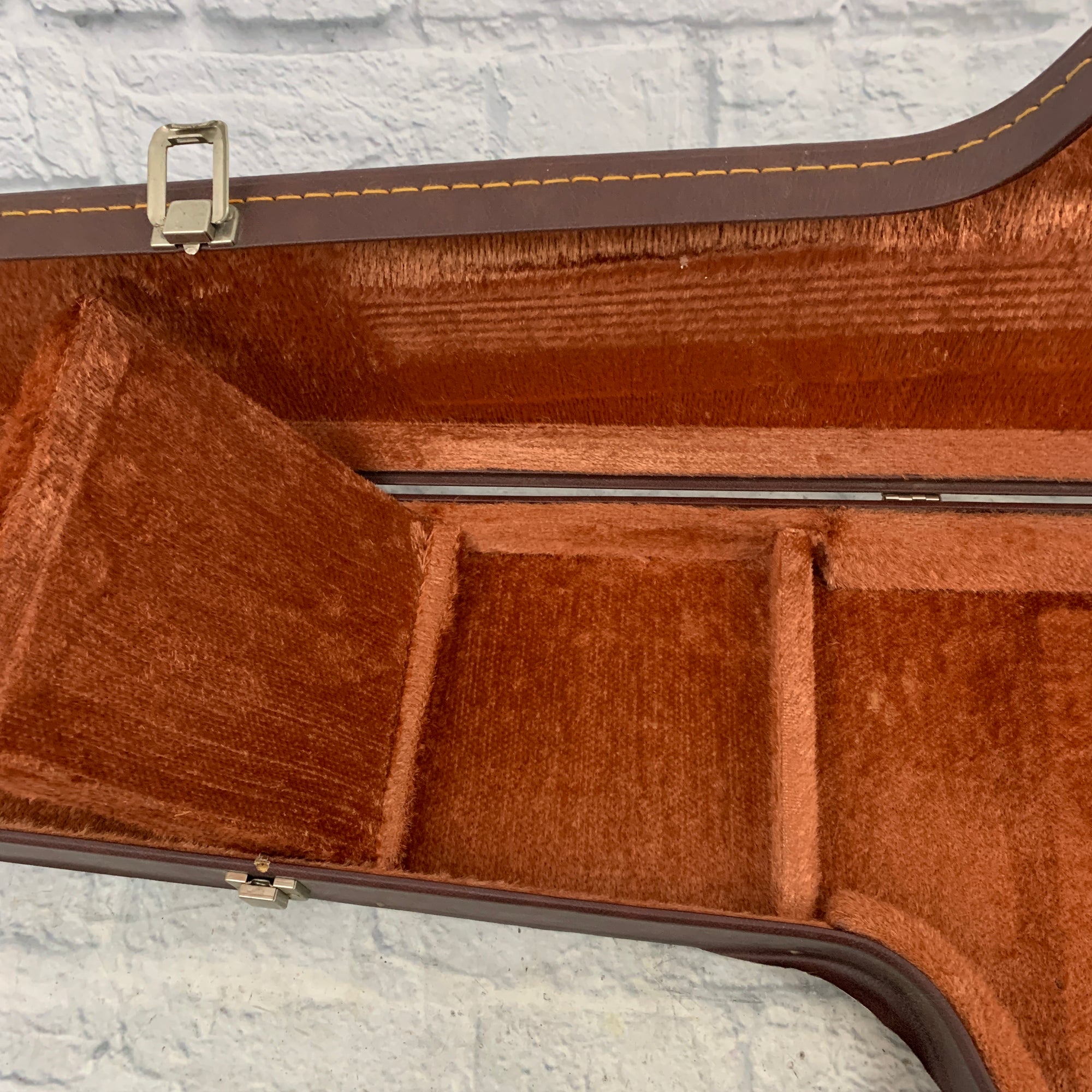 Unknown Brown Hard Case For Electric Guitar