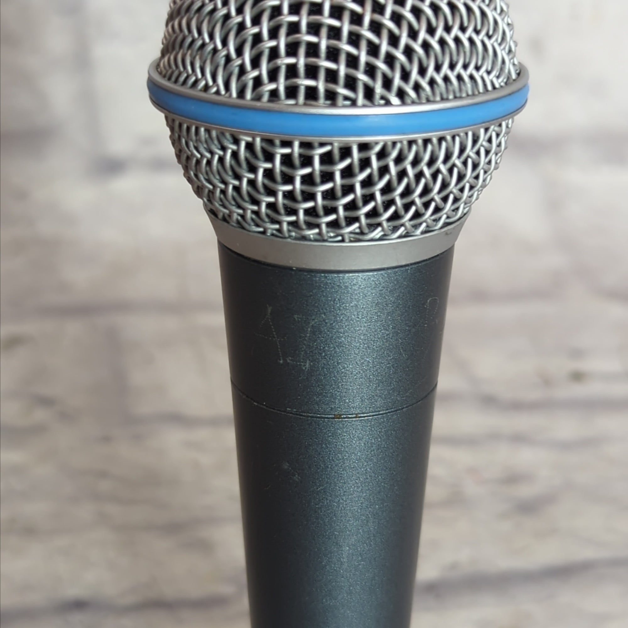 Shure BETA 58A Handheld Supercardioid Dynamic Microphone