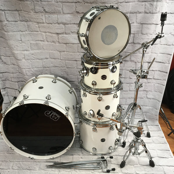 Dw Hard R ** DW Performance Series 5 Piece Ice White w/ hardware - Evolution Music