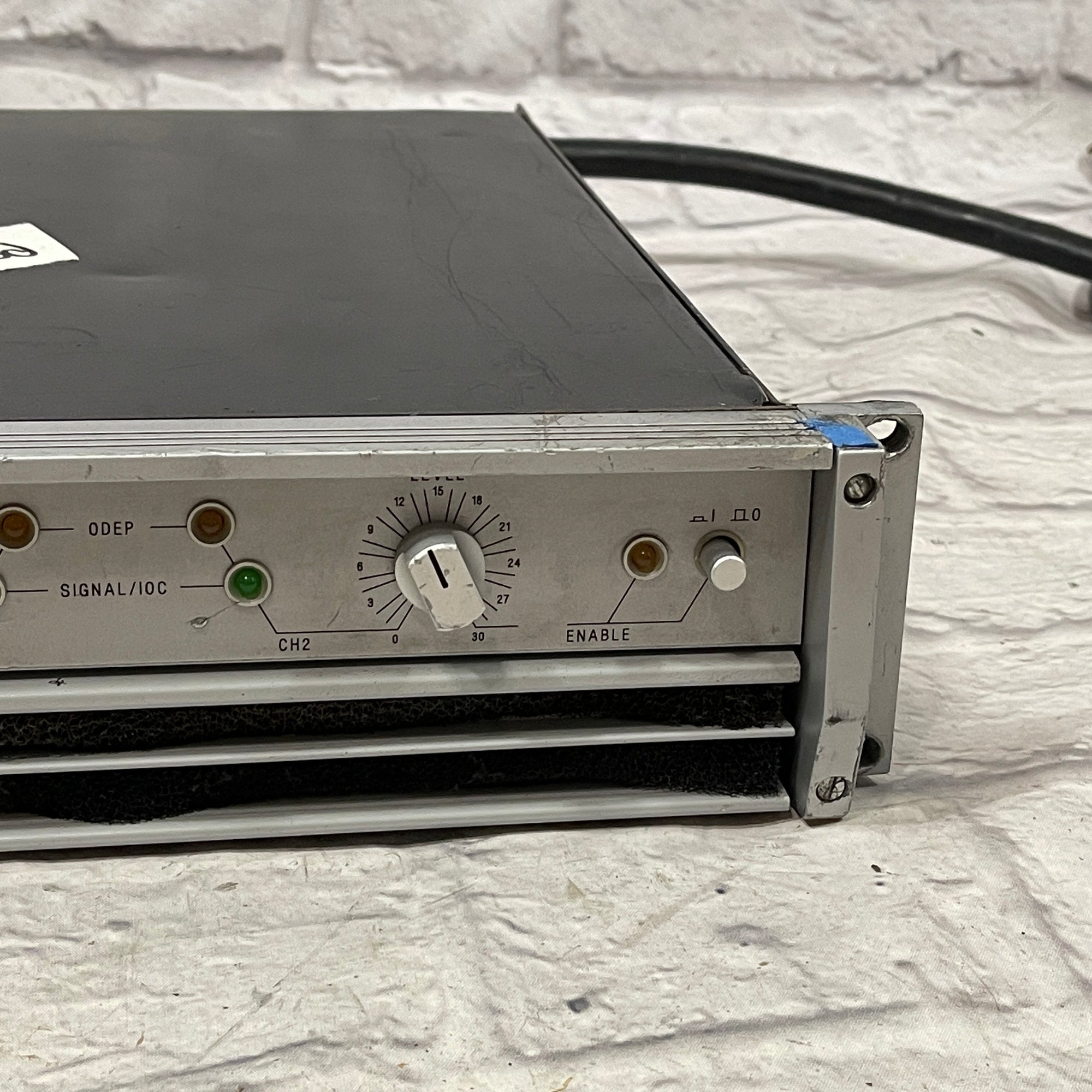 Crown Macro-Tech 2400 Power Amp