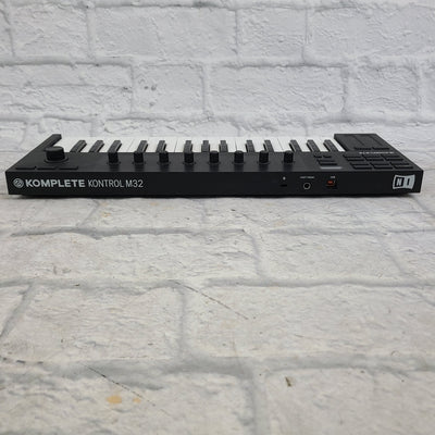 Komplete Kontrol M32 Controller