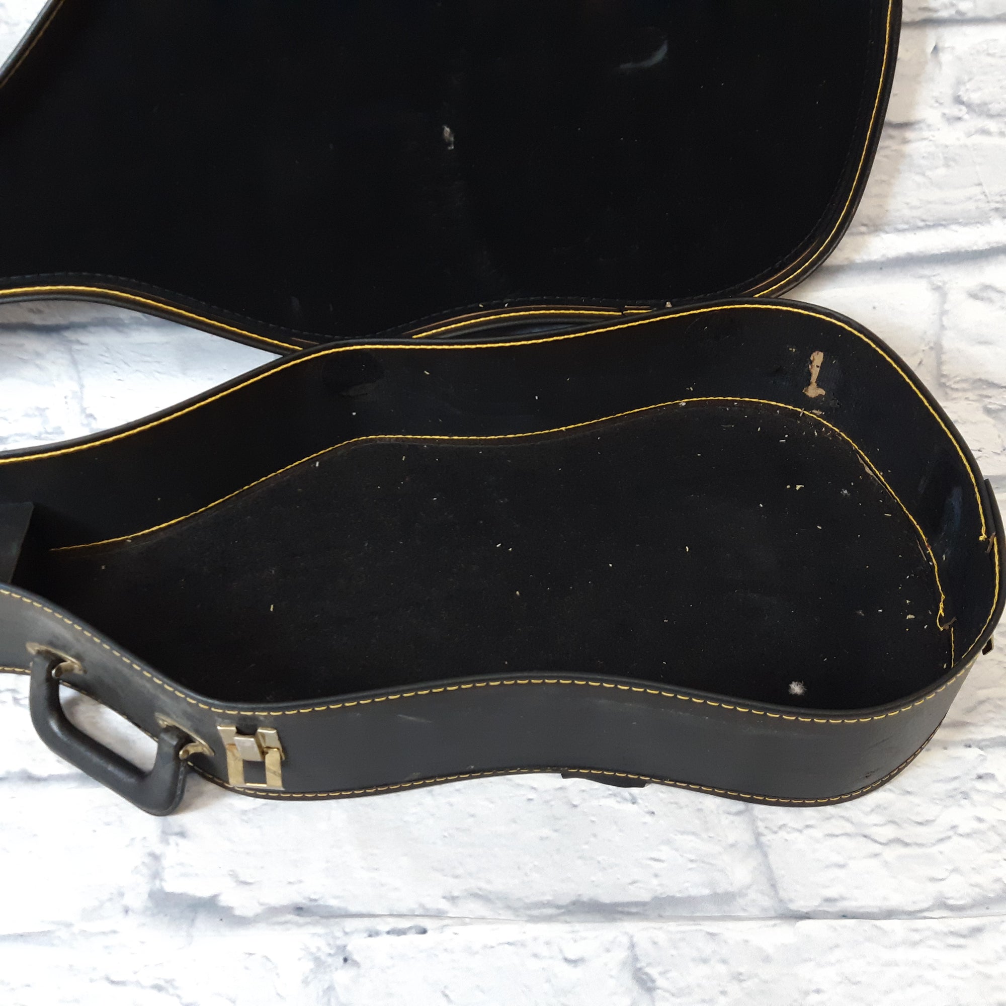 No Name Electric guitar chipboard case