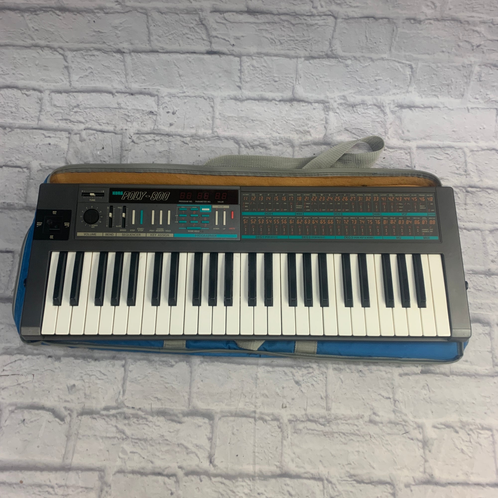 Korg Poly 800 Synthesizer - Evolution Music