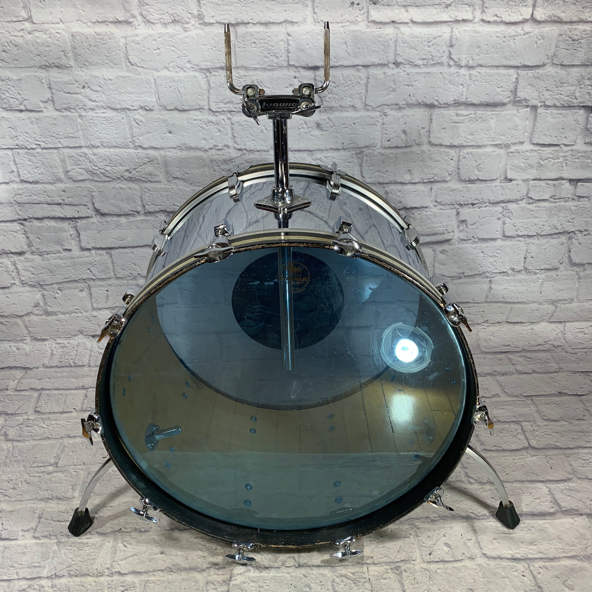 80s Ludwig Transitio n Badge Chrome over Wood Bass Drum