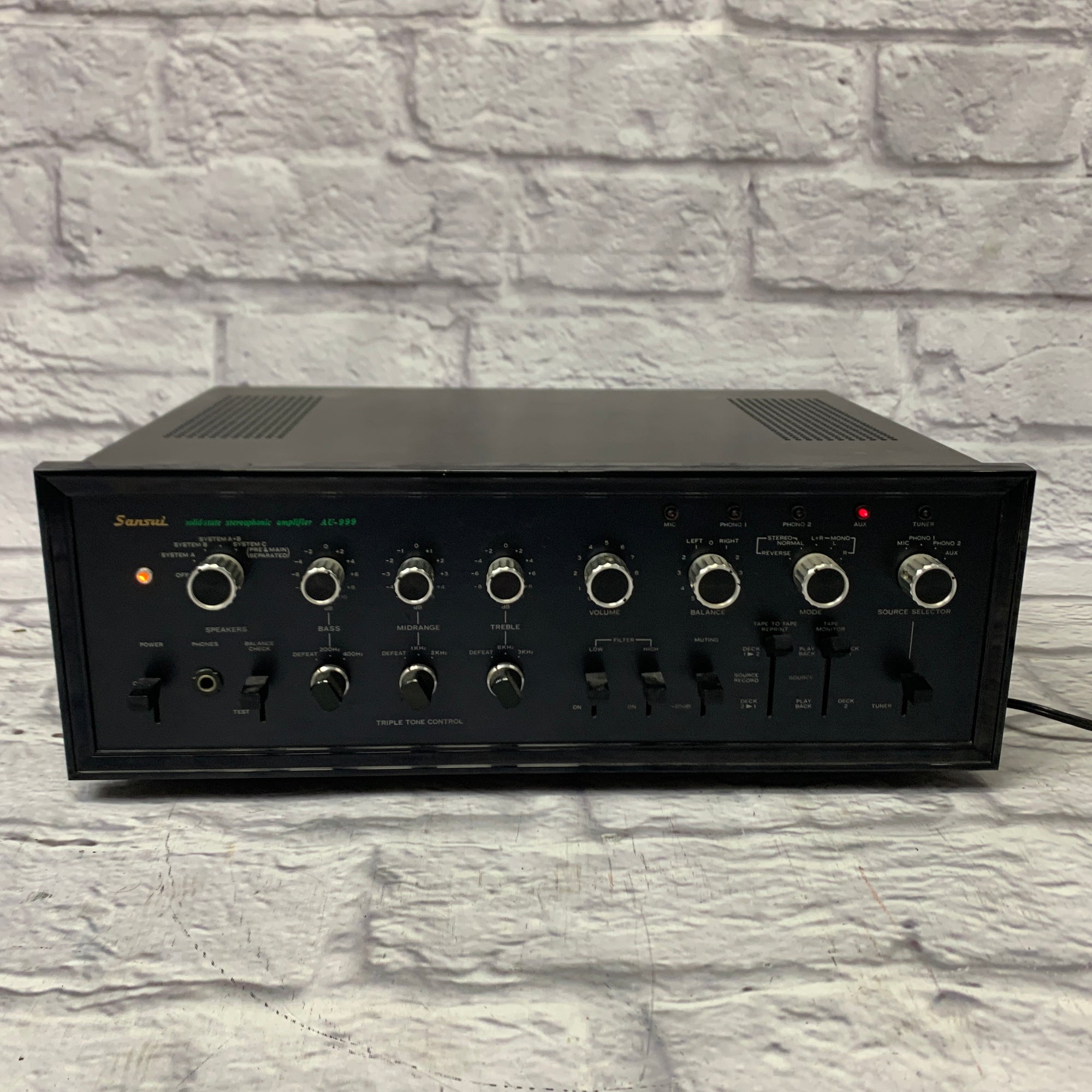 Vintage Sansui AU-999 Solid State Integrated Stereophonic