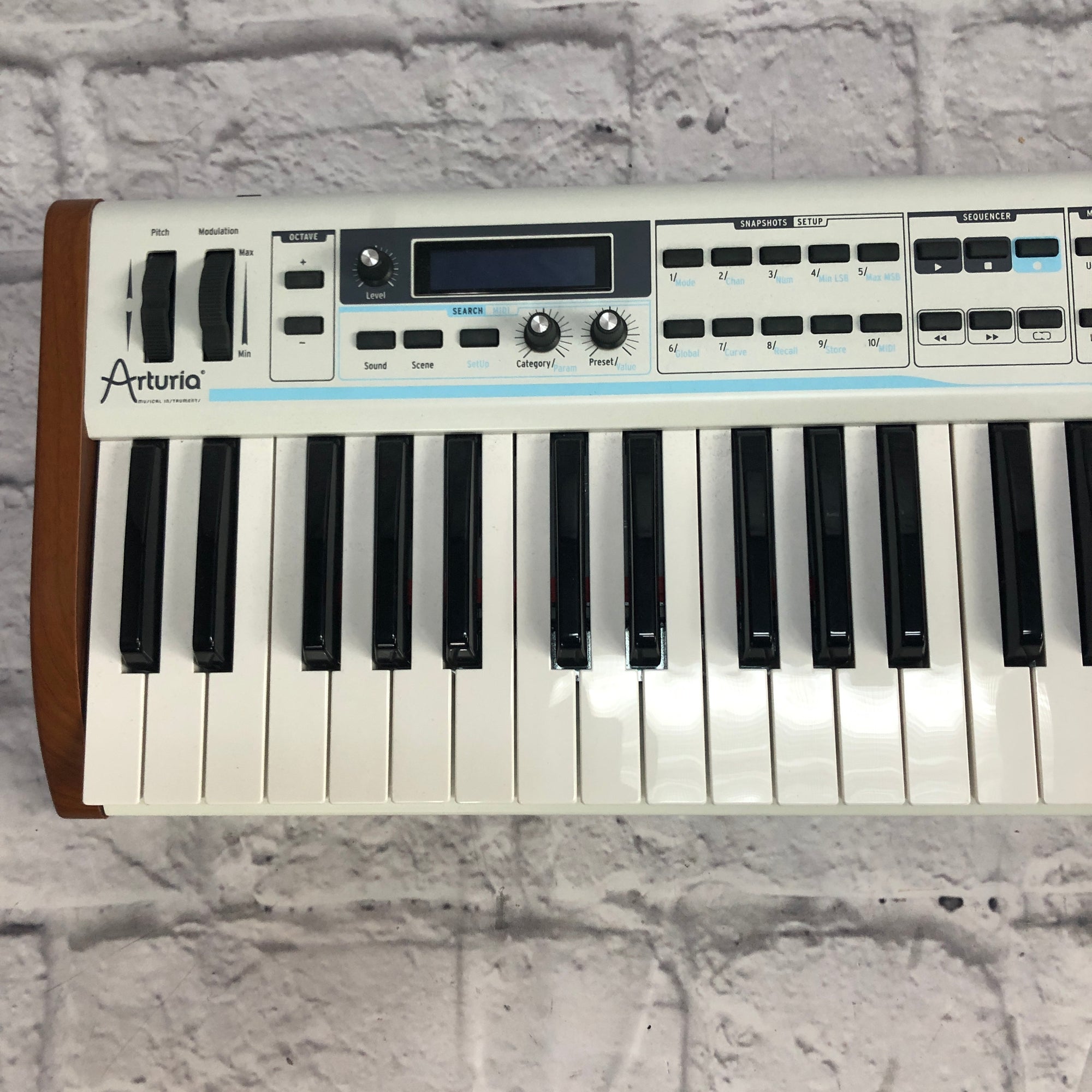 Arturia Analog Experience The Laboratory 61-Key Controller