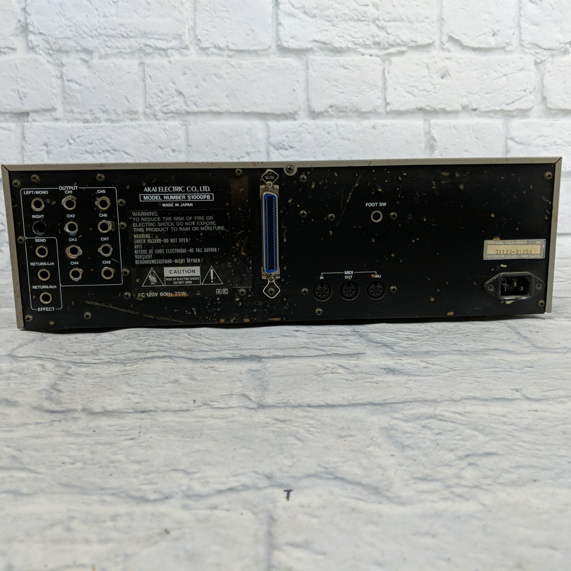 Akai S1000PB Midi Stereo Digital Sampler