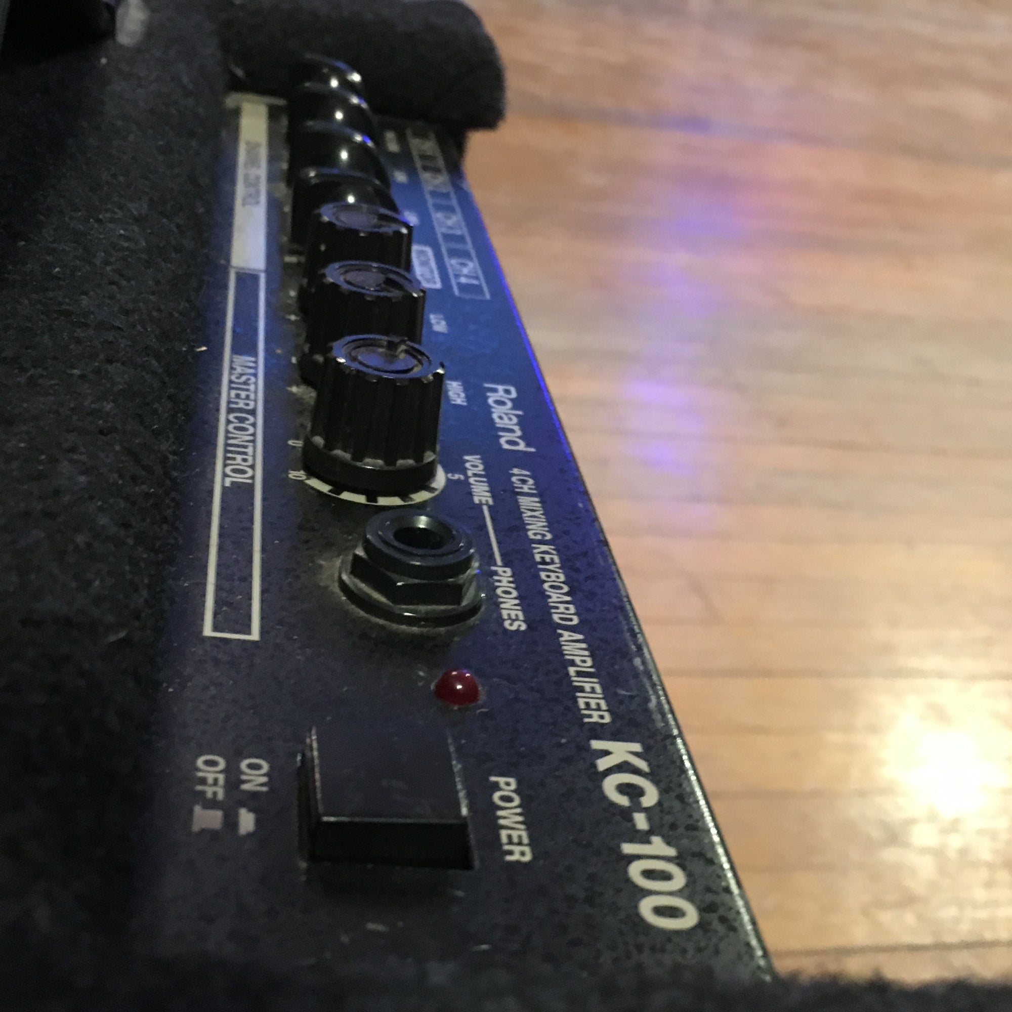 Roland KC100 Keyboard Amp - Evolution Music