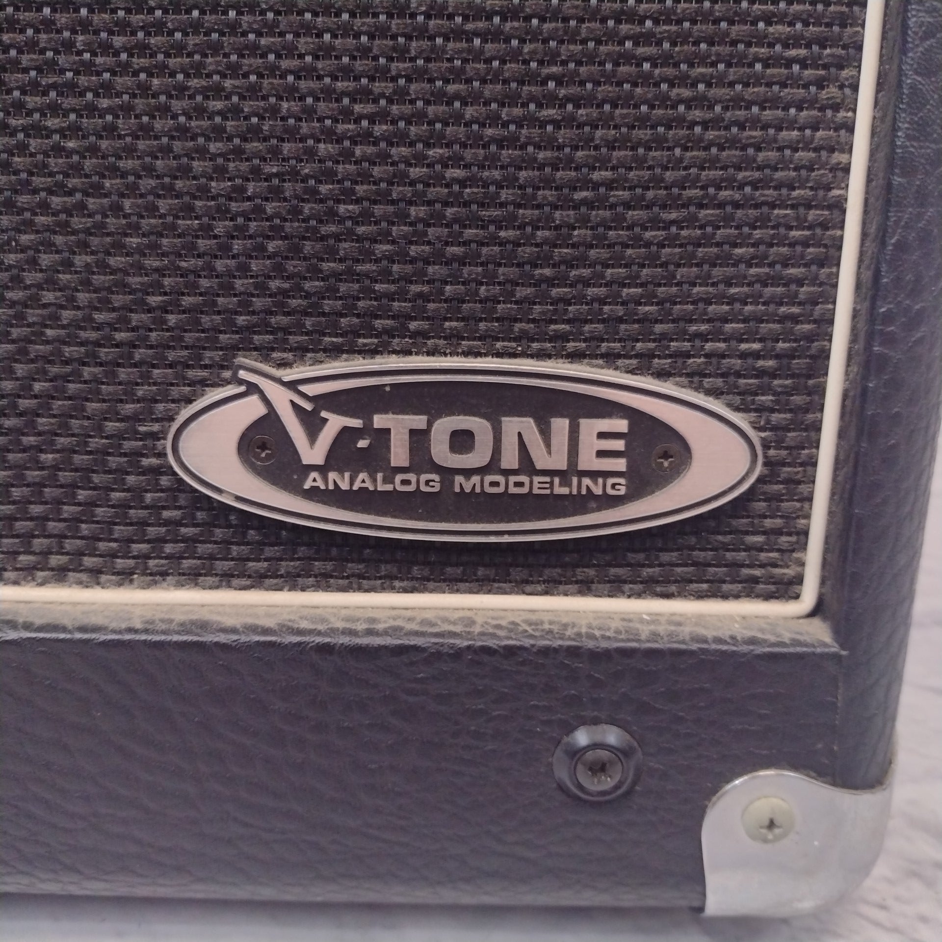 Behringer V Tone GM110 Guitar Combo Amp w/ FS