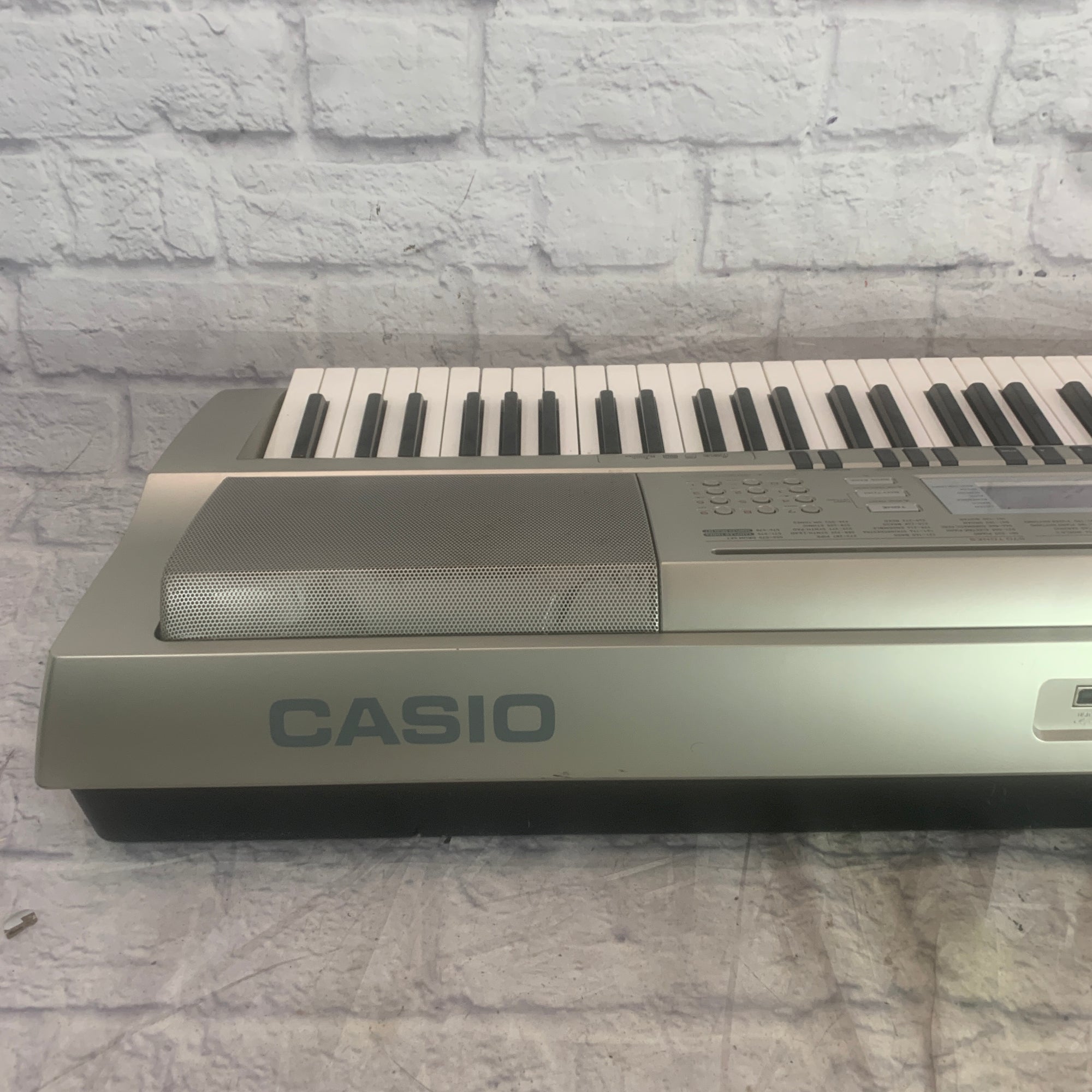 Casio WK-200 (76 Key) Digital Piano