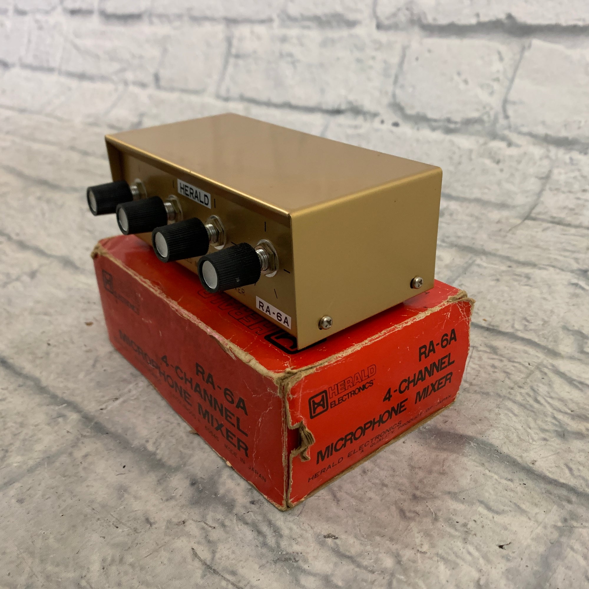 Herald RA-6A Passive Microphone Mixer
