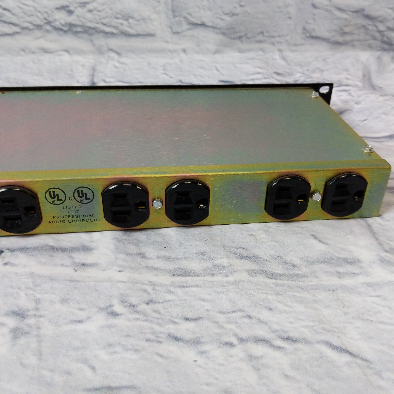 Furman PL-8 Power Conditioner and Light Module