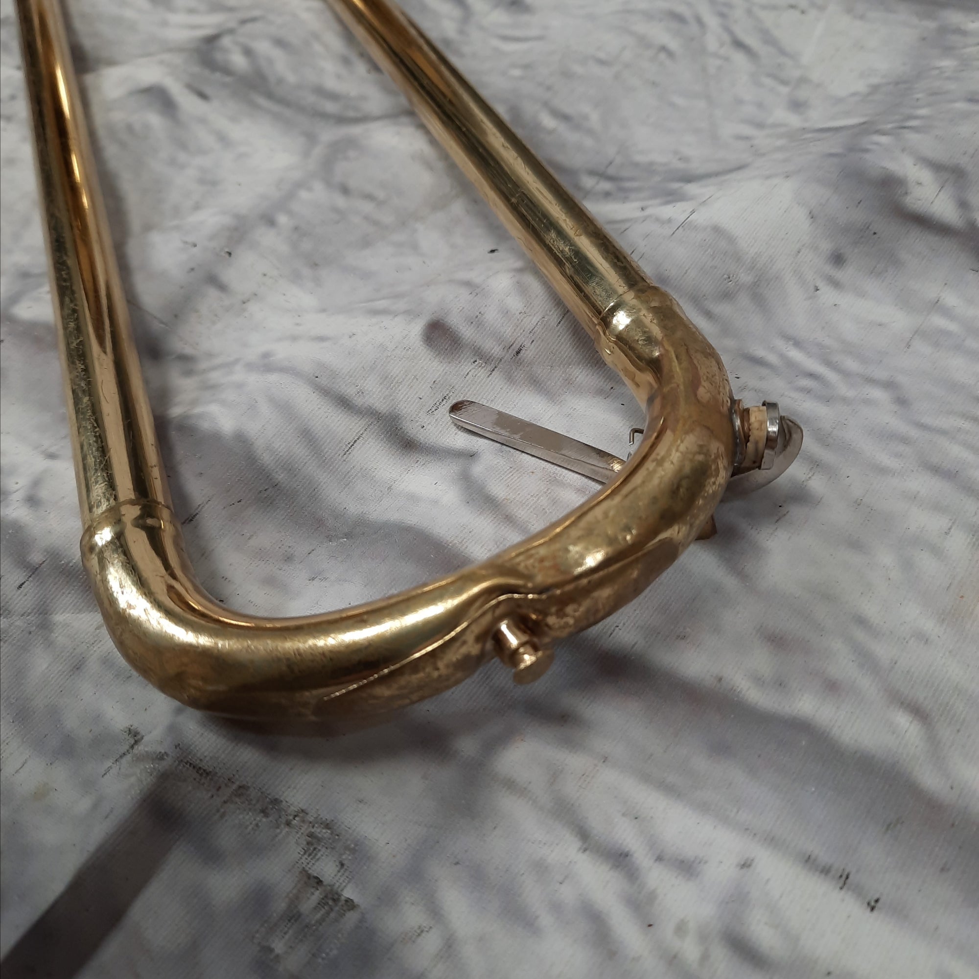 Hunter 6420L Bb Student Slide Trombone - Includes 12C mouthpiece, hard case, and extras - Ready to play!