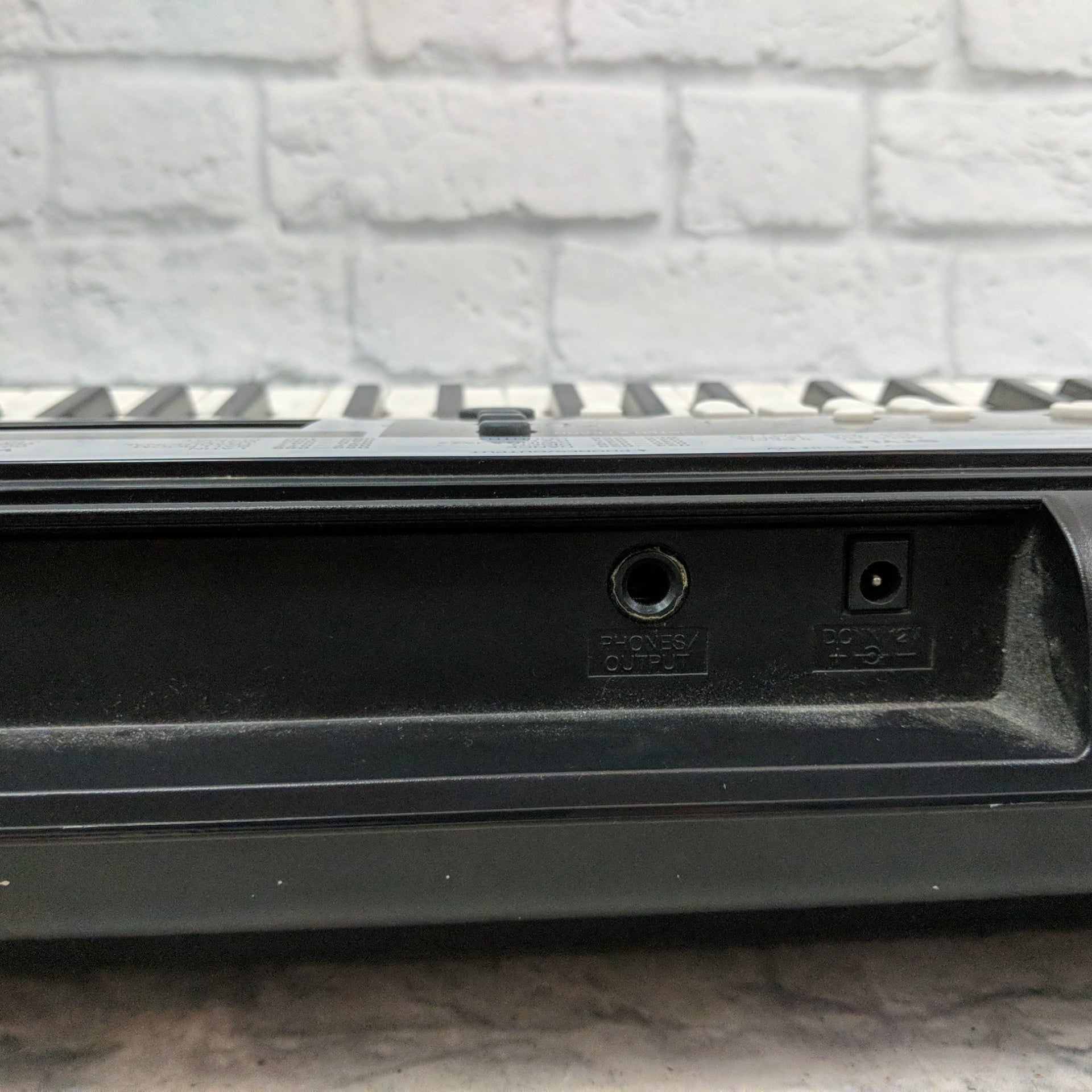 Yamaha YPT-200 Portatone Electronic Keyboard