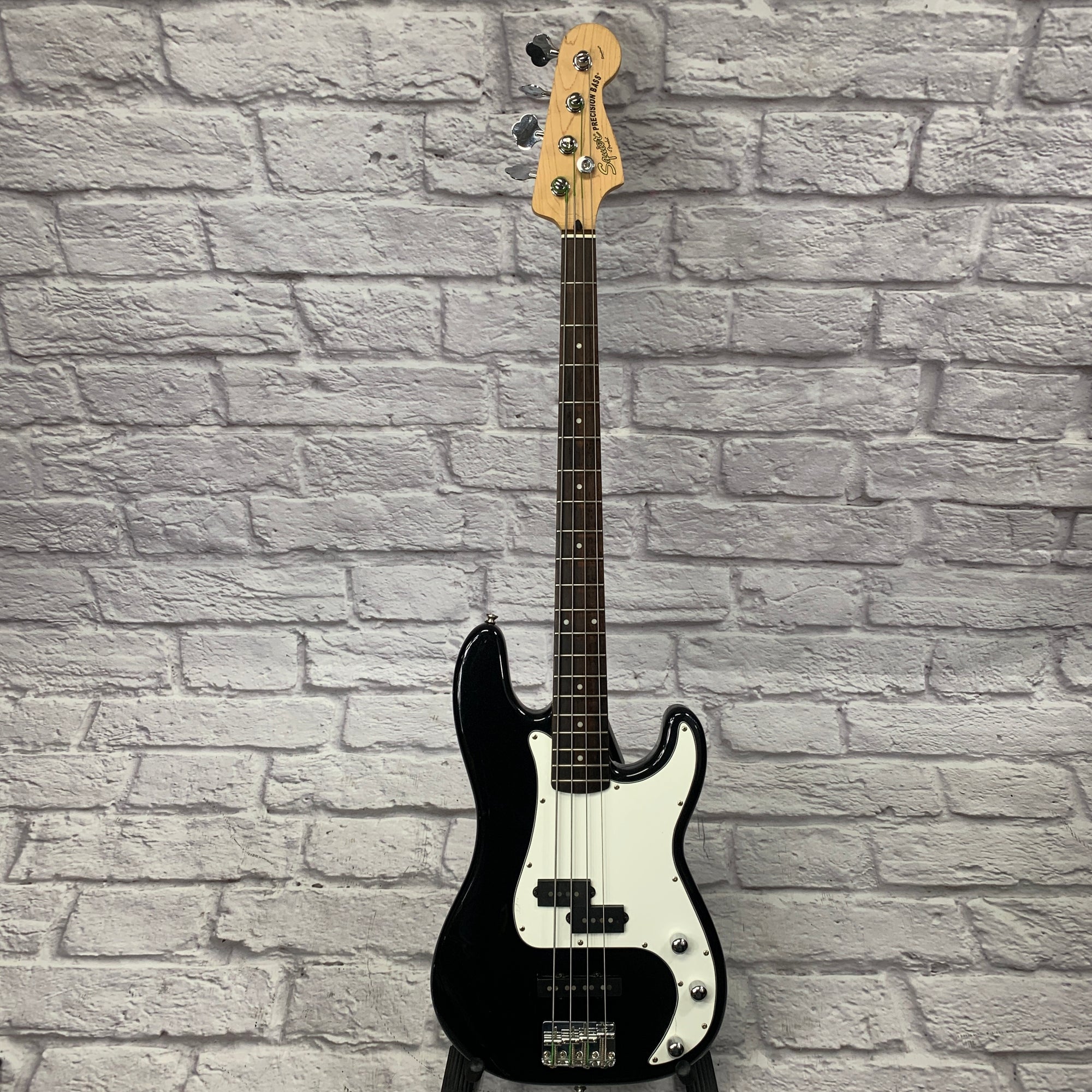 Squier Standard Precision Bass Black - Evolution Music