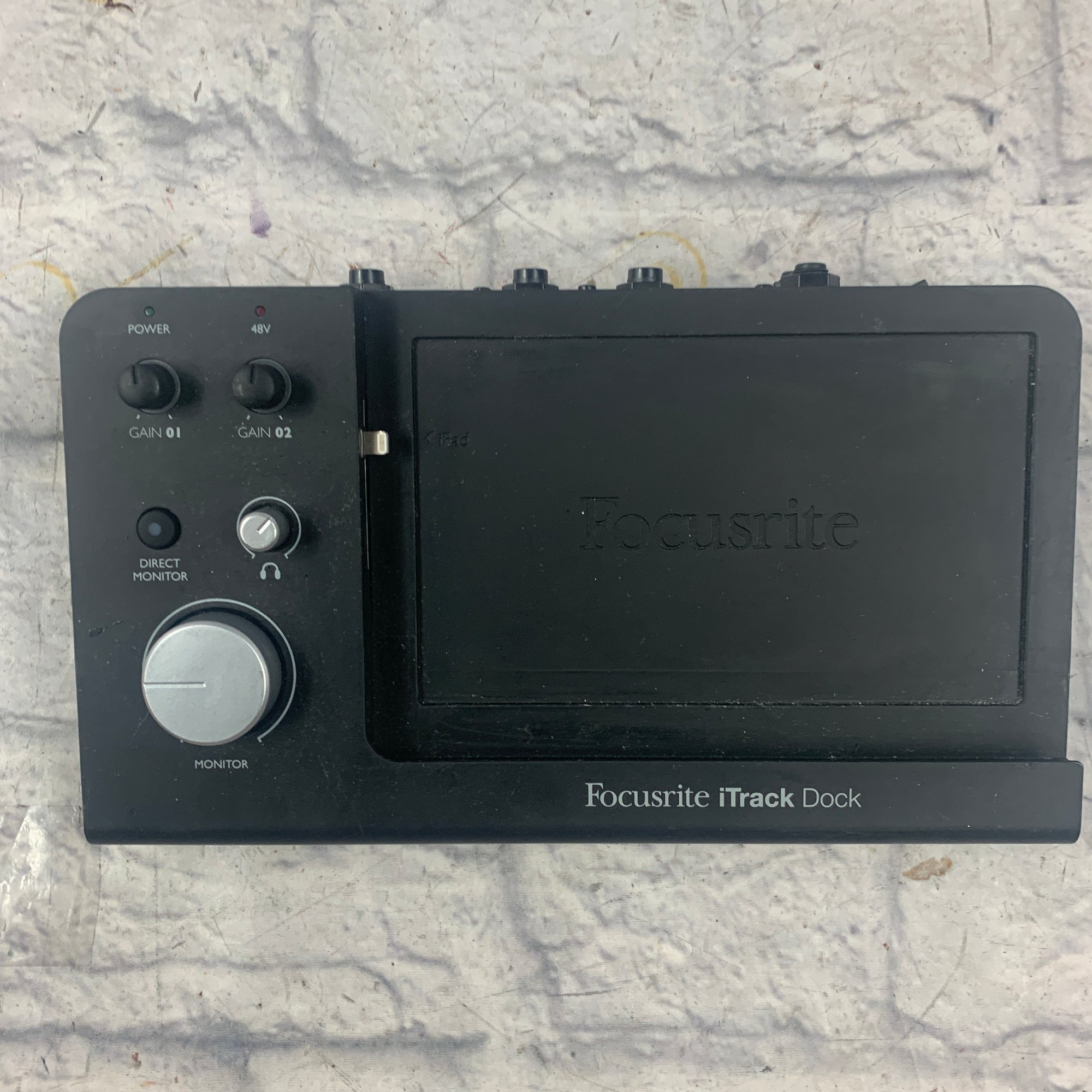 Focusrite iTrack Dock iPad Recording Interface                     \