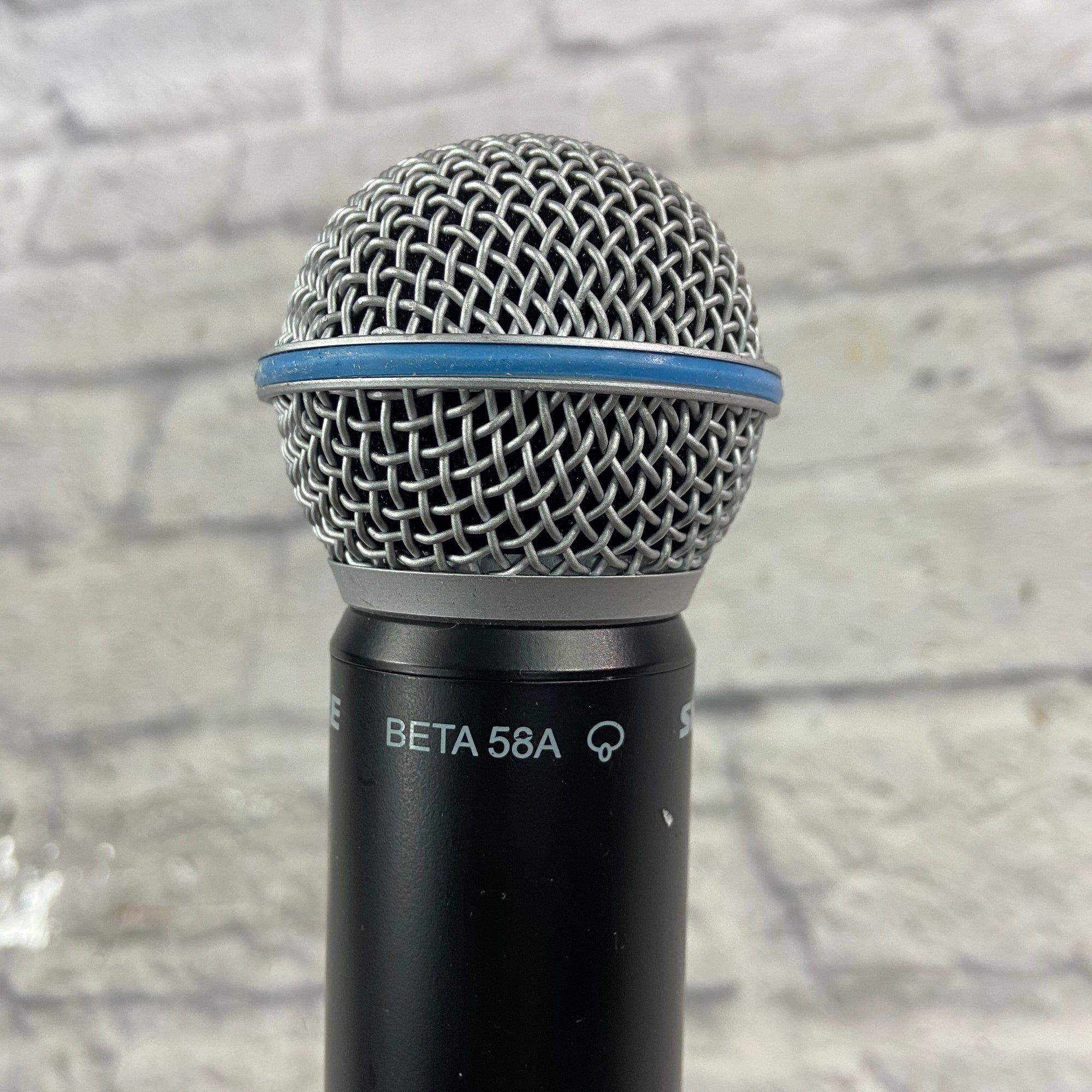 Shure Beta 58A Wireless Microphone - Evolution Music