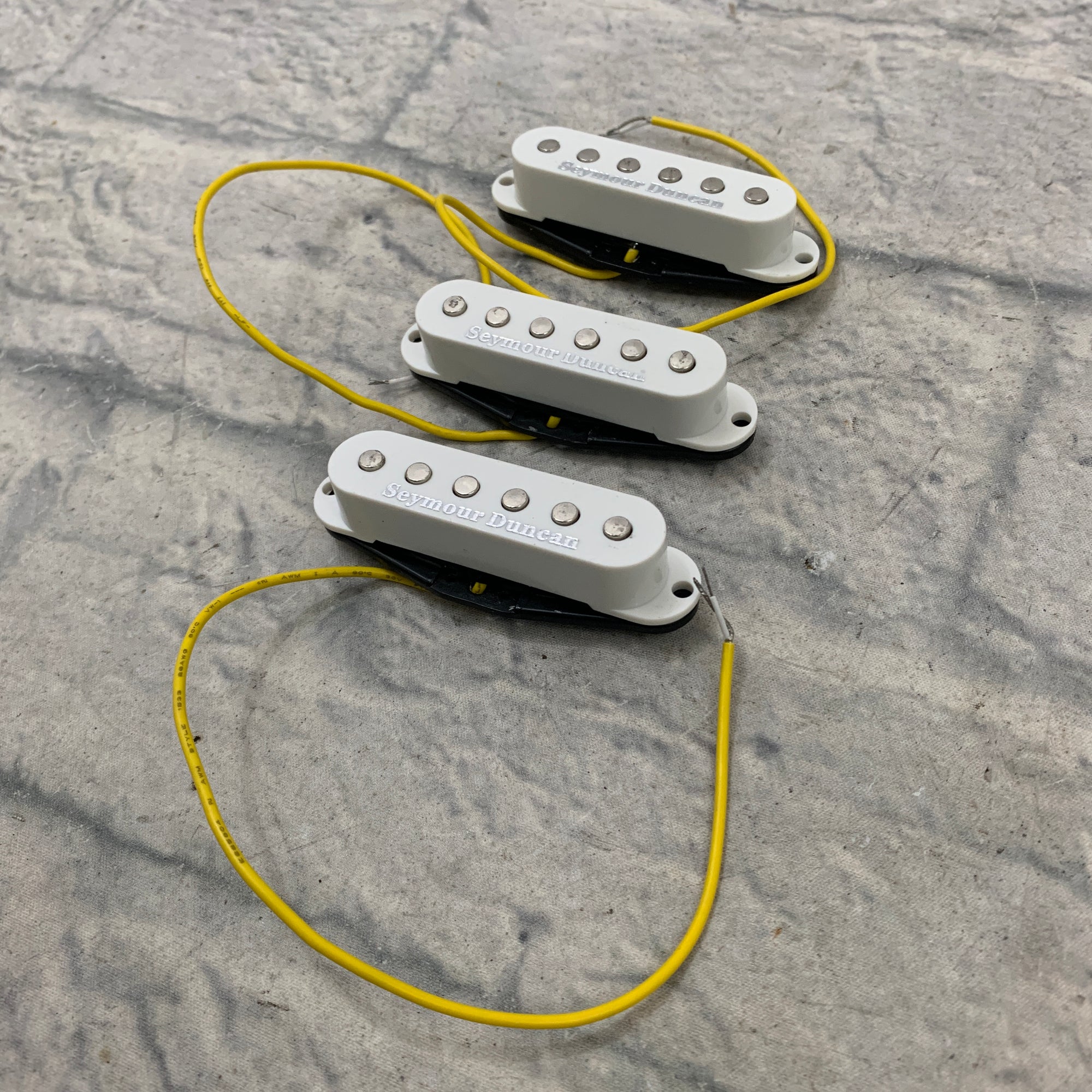 Unknown Single Coil Strat 3 Pickup Set With Seymour Duncan Covers
