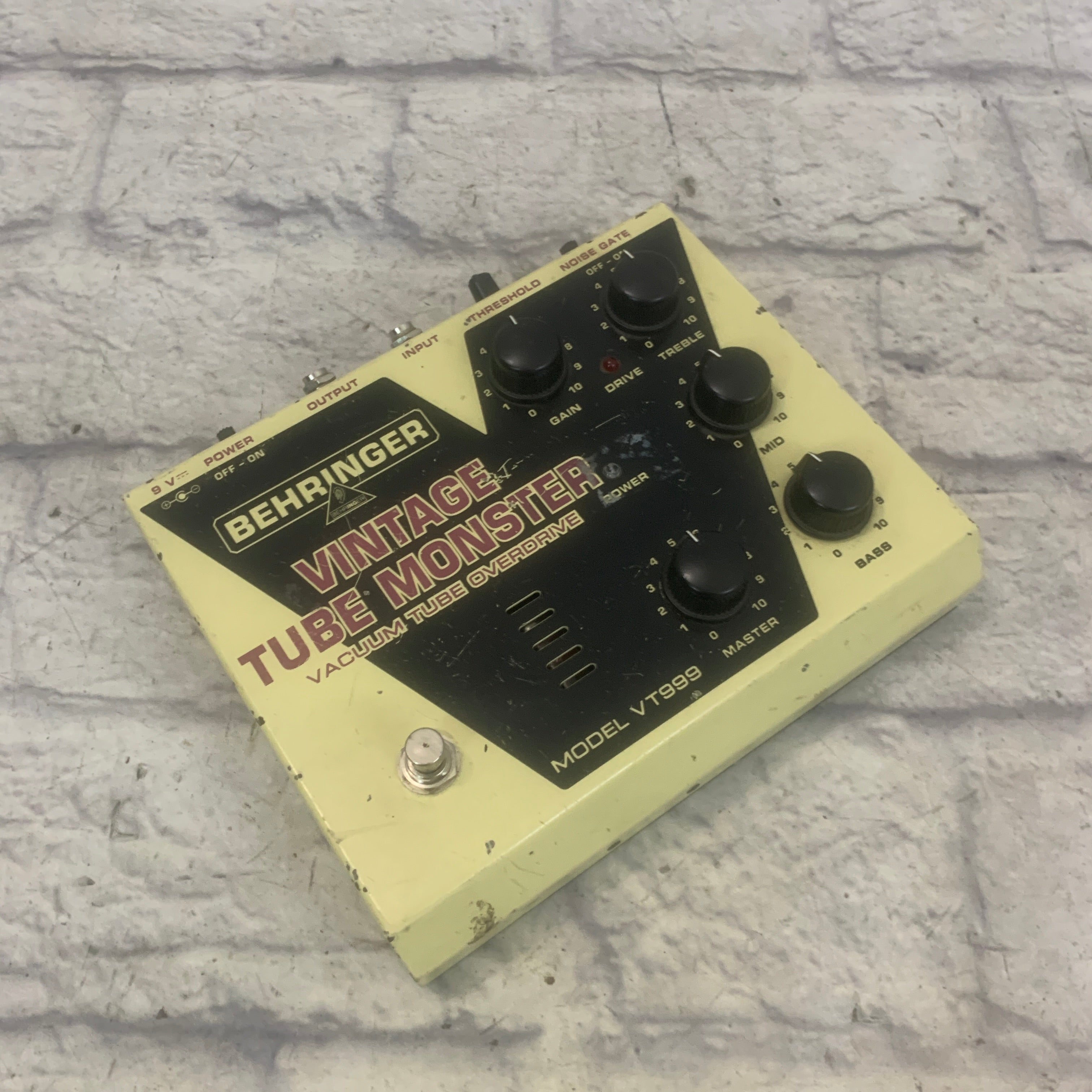 Behringer VT999 Vintage Tube Monster Overdrive pedal
