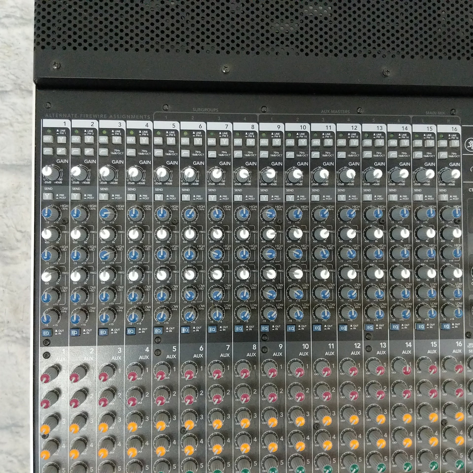 Mackie Onyx 1640i 16-Channel 4-Bus Firewire Analog Mixer
