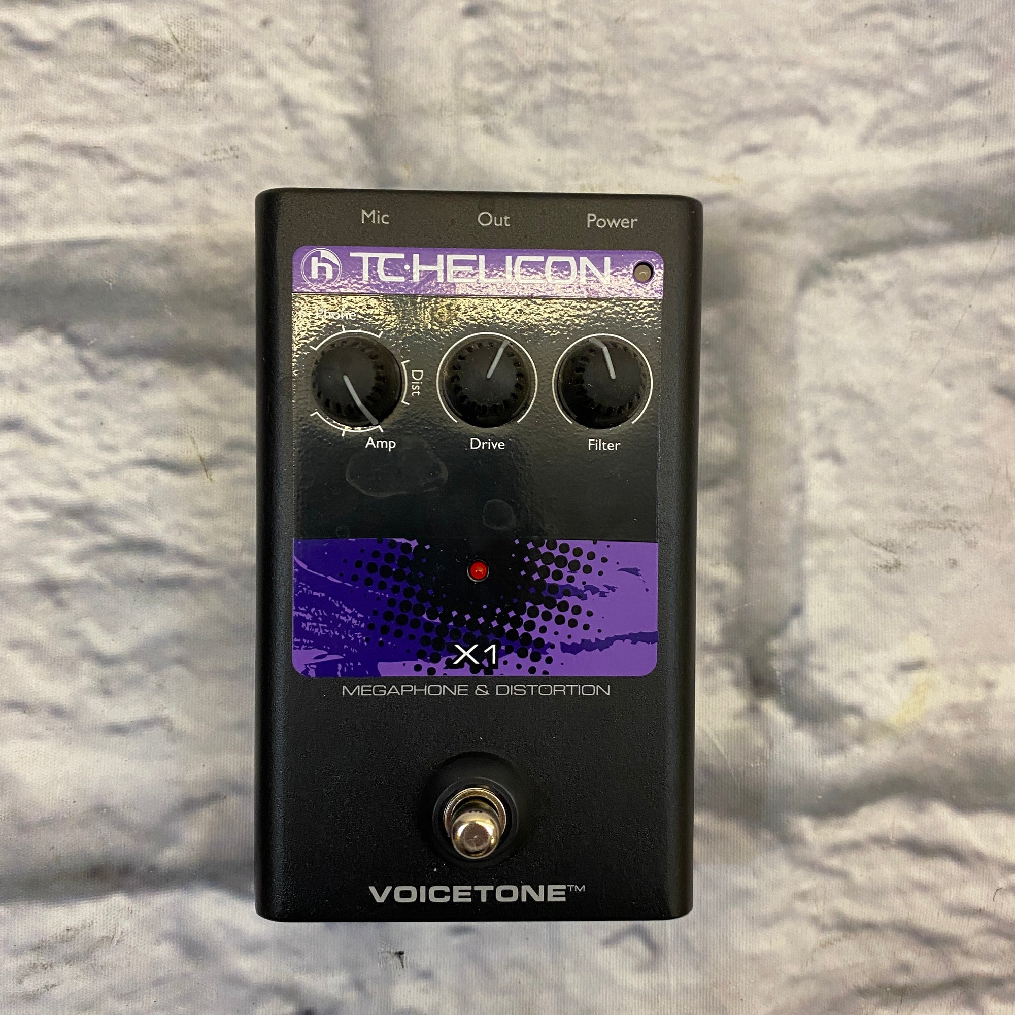 TC Helicon Voicetone X1 Megaphone and Distortion Vocal Effect Pedal