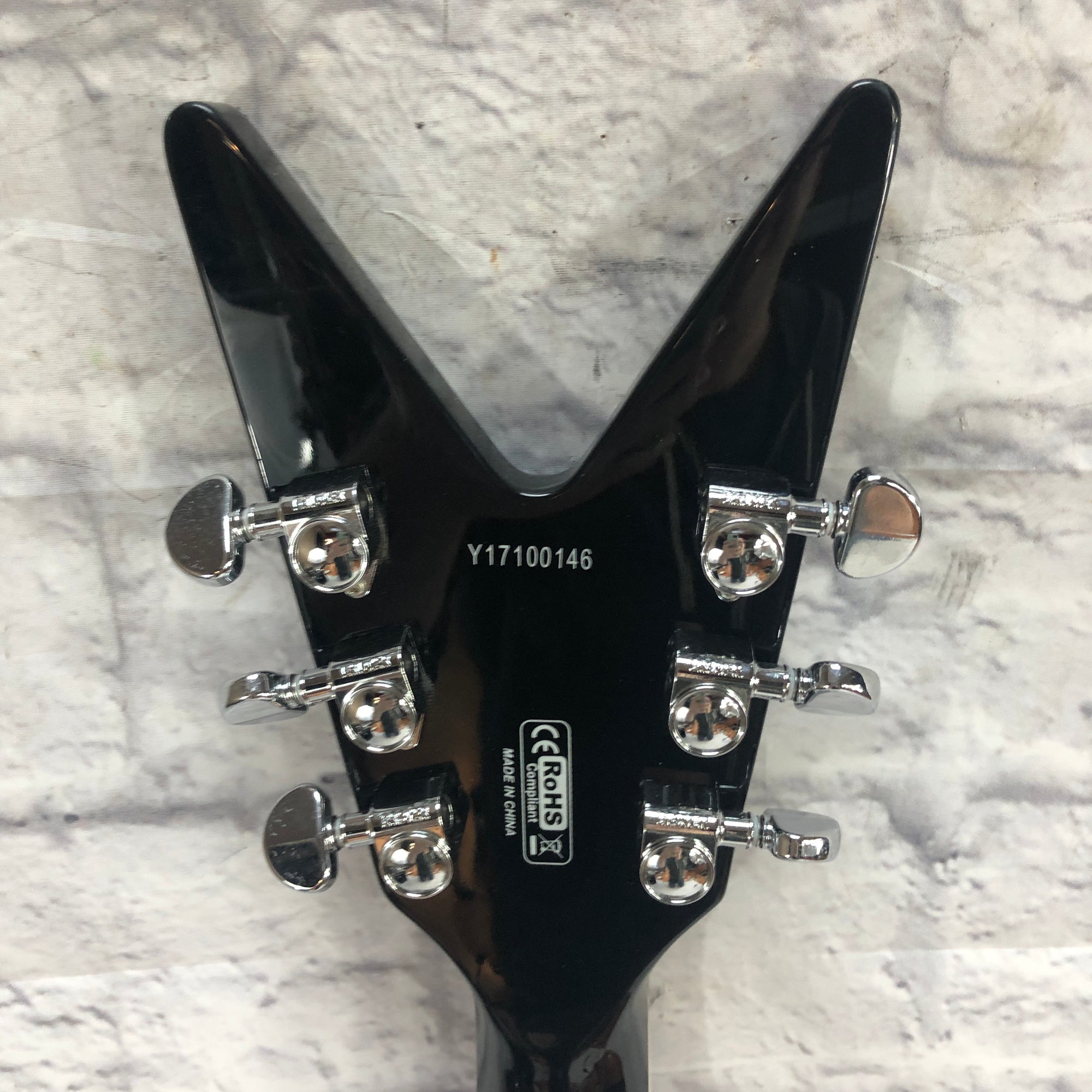 さらに値下げ！超レア物！？　DEAN （KOREA）V79 CUSTOM Dean Guitars | V79 | Cherry Sunburst – Nepean Music