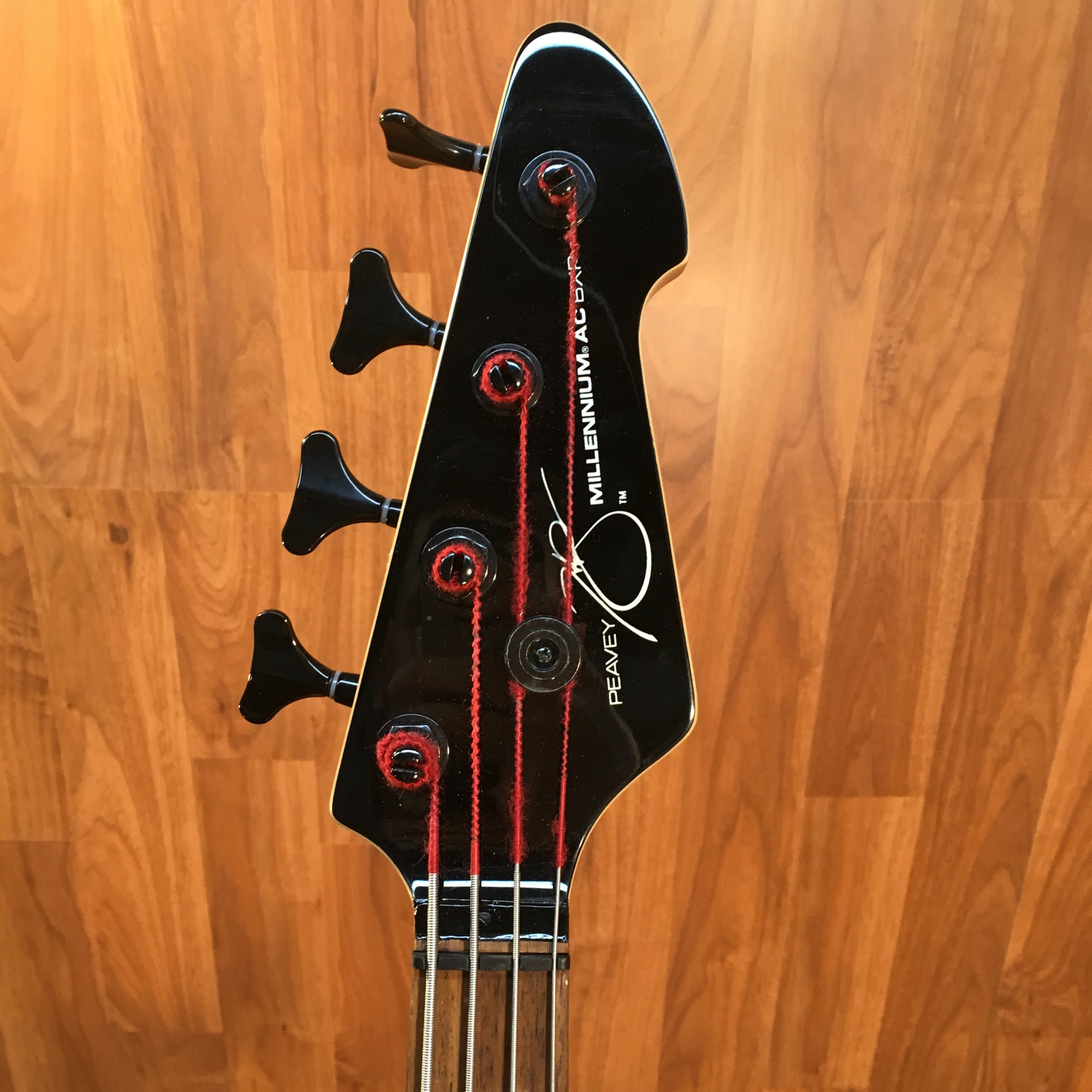 ** Peavey Millinnium ACBXP Bass