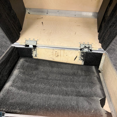 Penn-Elcom Large Rolling Case with Wheels 30x24x29