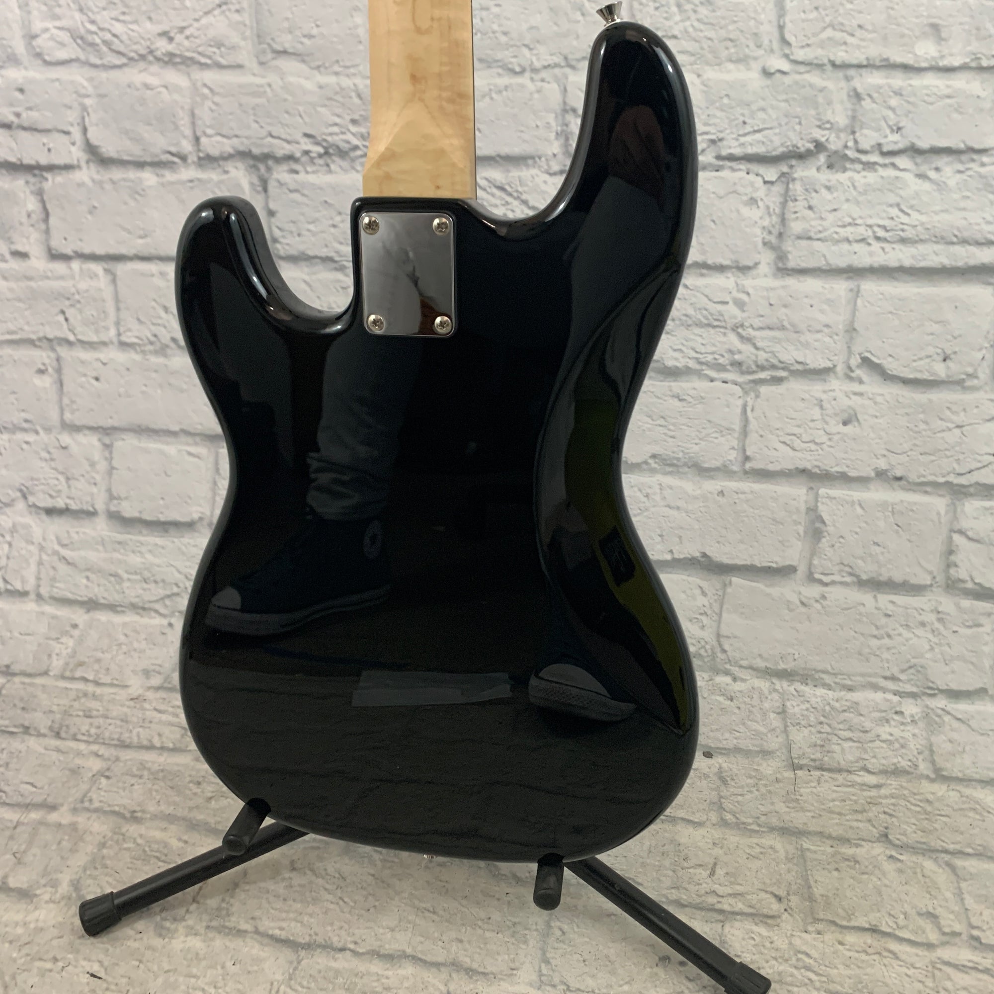 Nashville Guitar Works 210 Electric P Bass - Black, Rosewood Fretboard