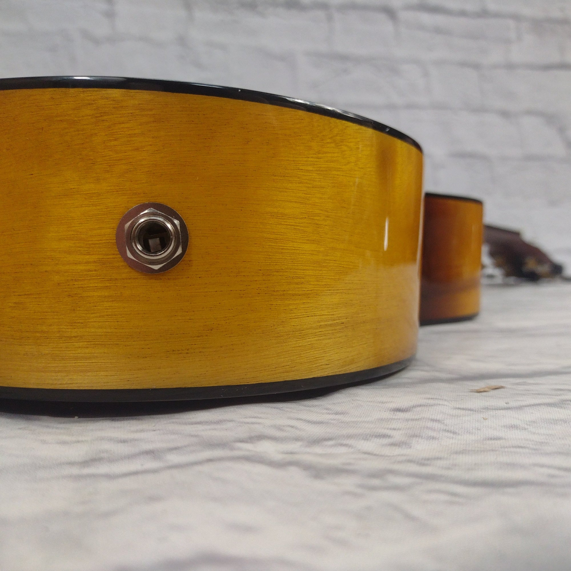 Breedlove Pursuit EX S Tenor TE CE Ukuleles