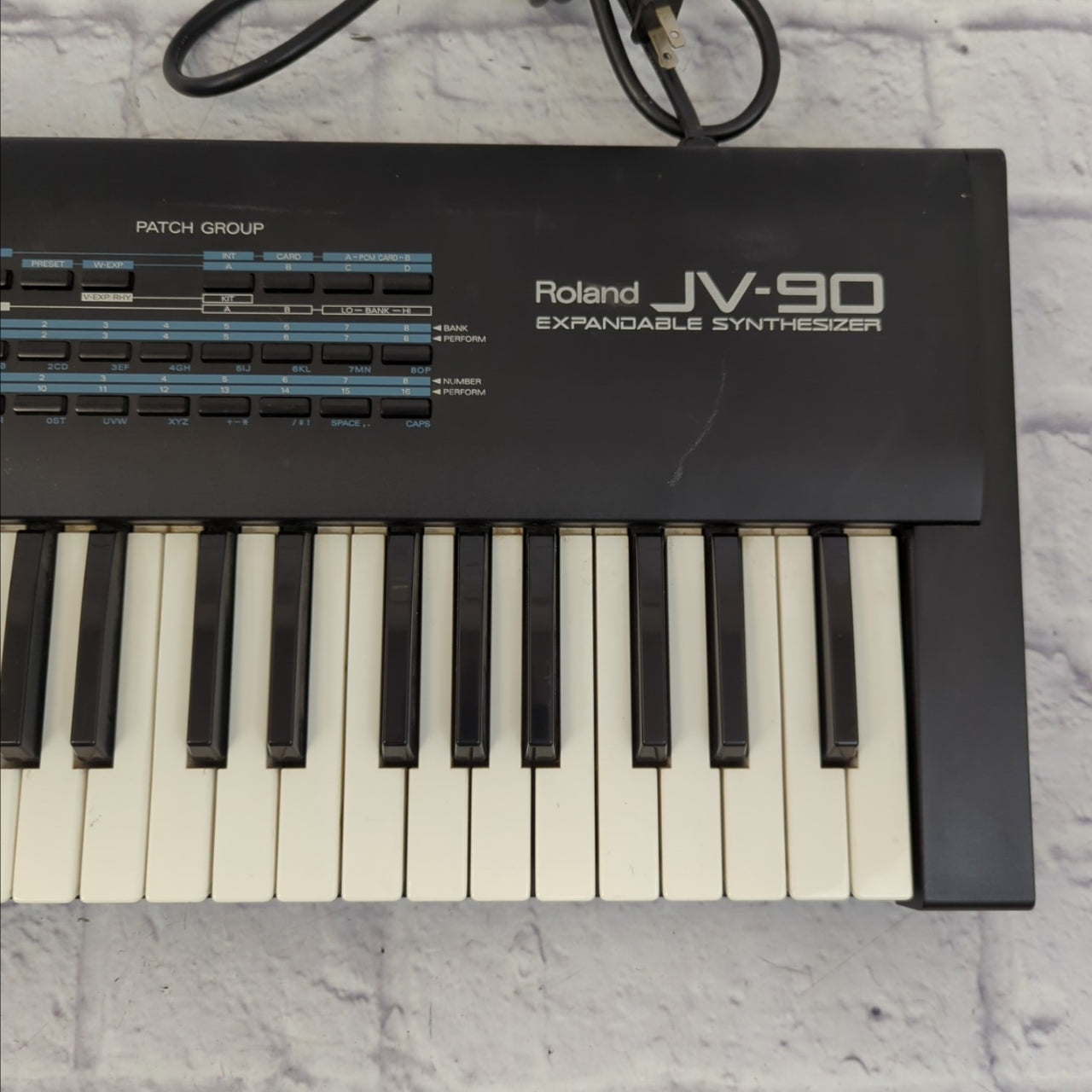 Roland JV-90 76-Key Expandable Synthesizer - Evolution Music