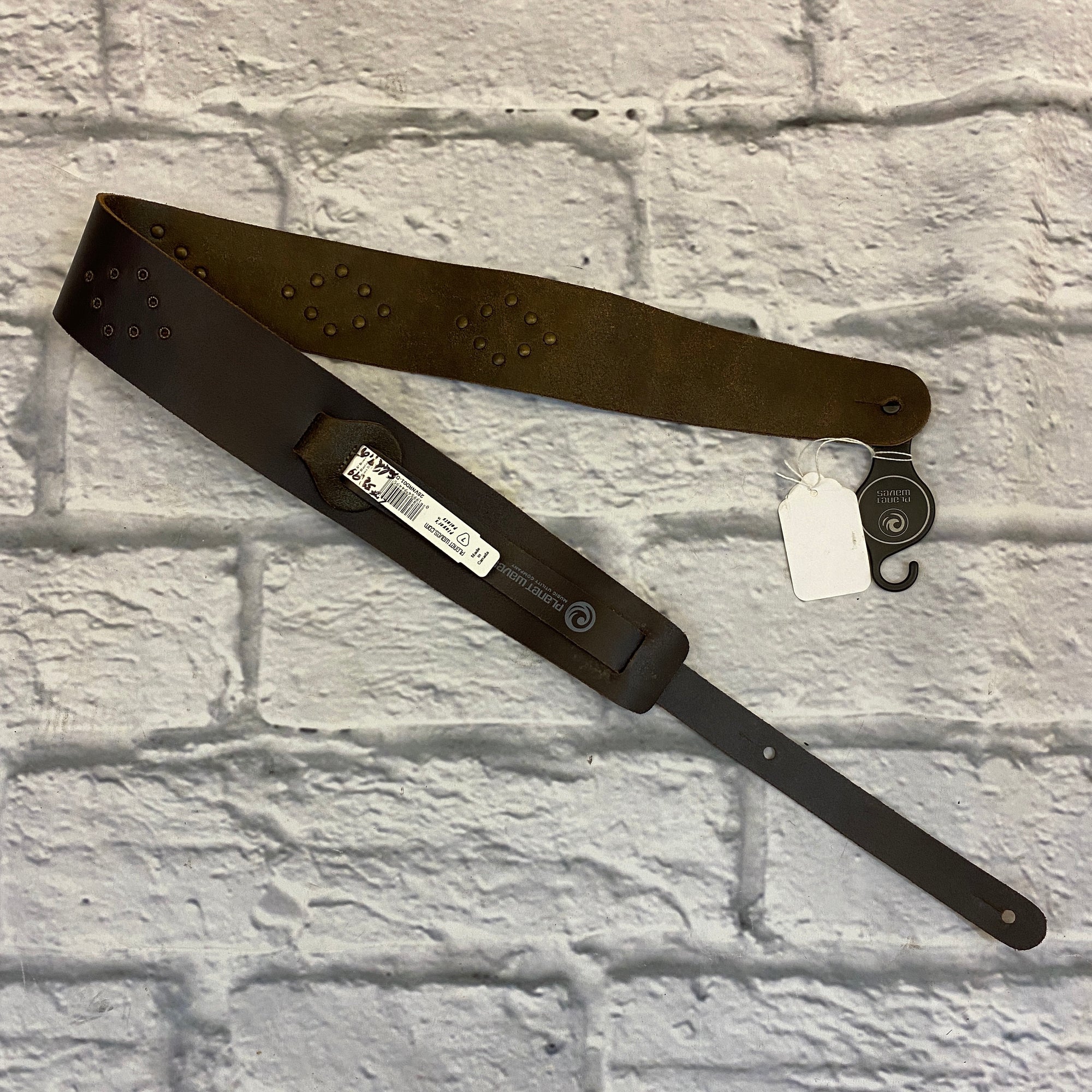 D'Addario Blasted Leather Guitar Strap - Brown with Brass Rivets