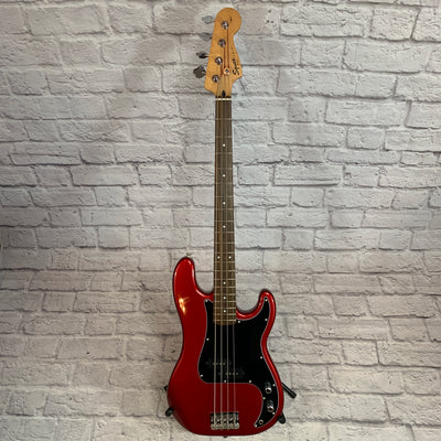 Squier P Bass 4-String Candy Apple Red
