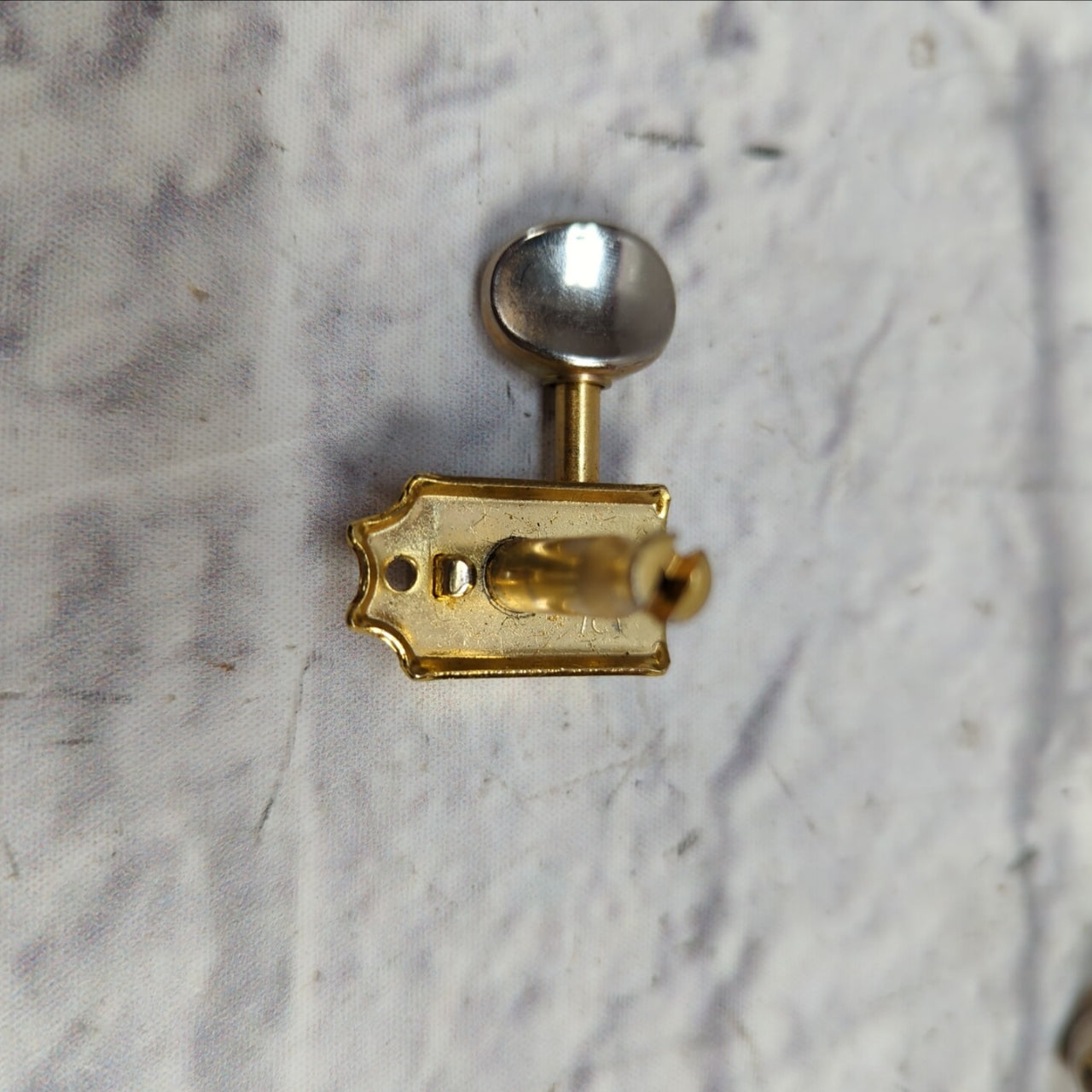 Unknown Gold Kluson Style Tuner Set