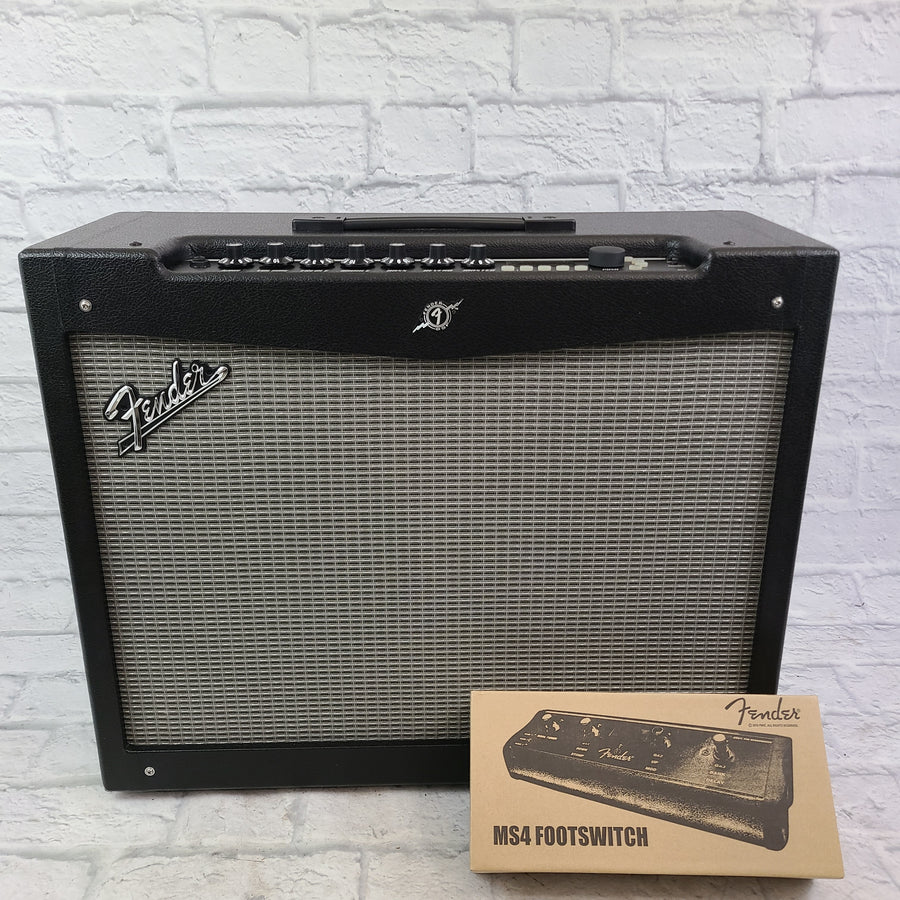 Fender Mustang IV Modeling Guitar Combo w/ Footswitch