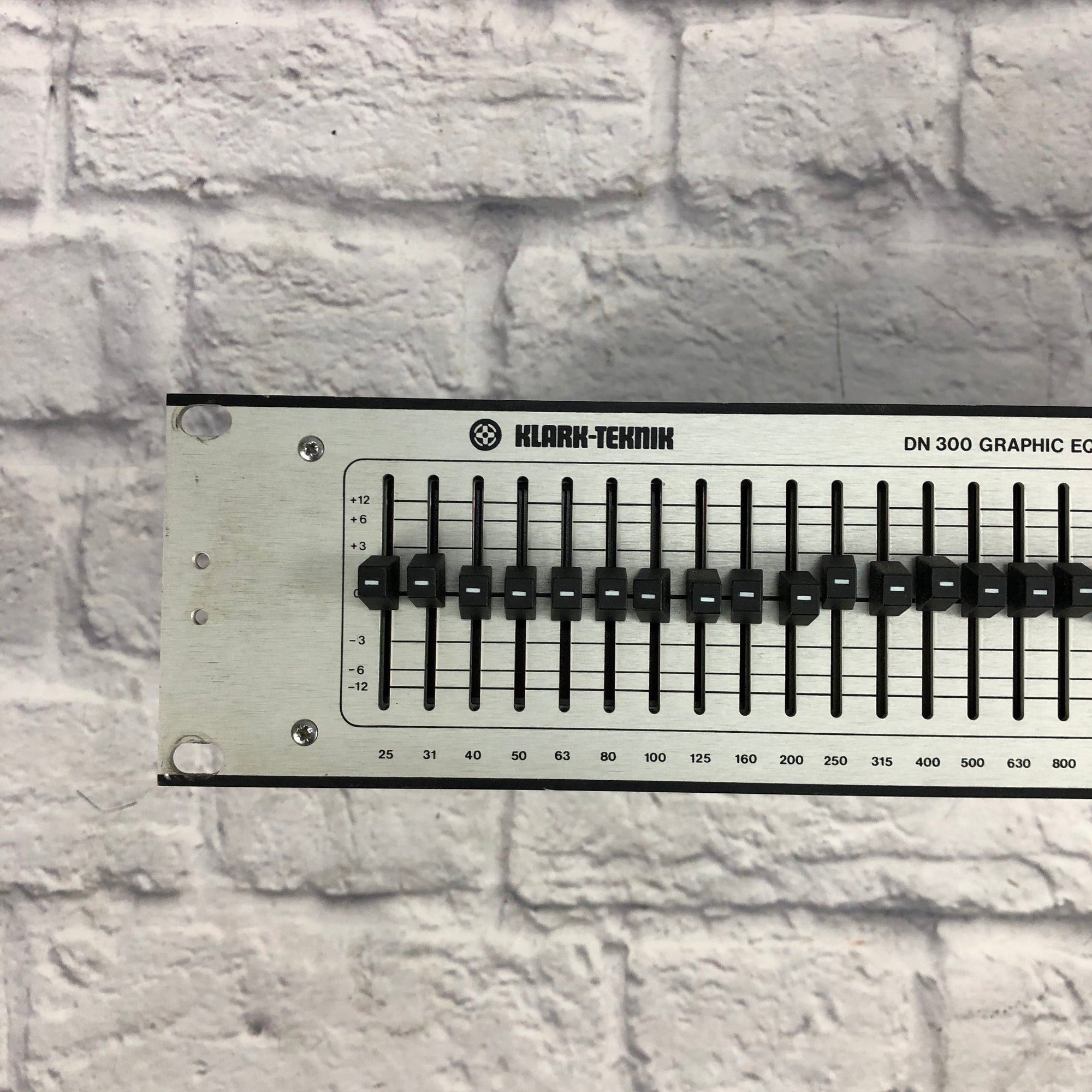 Klark-Teknik DN-300 30 Band Graphic Equalizer