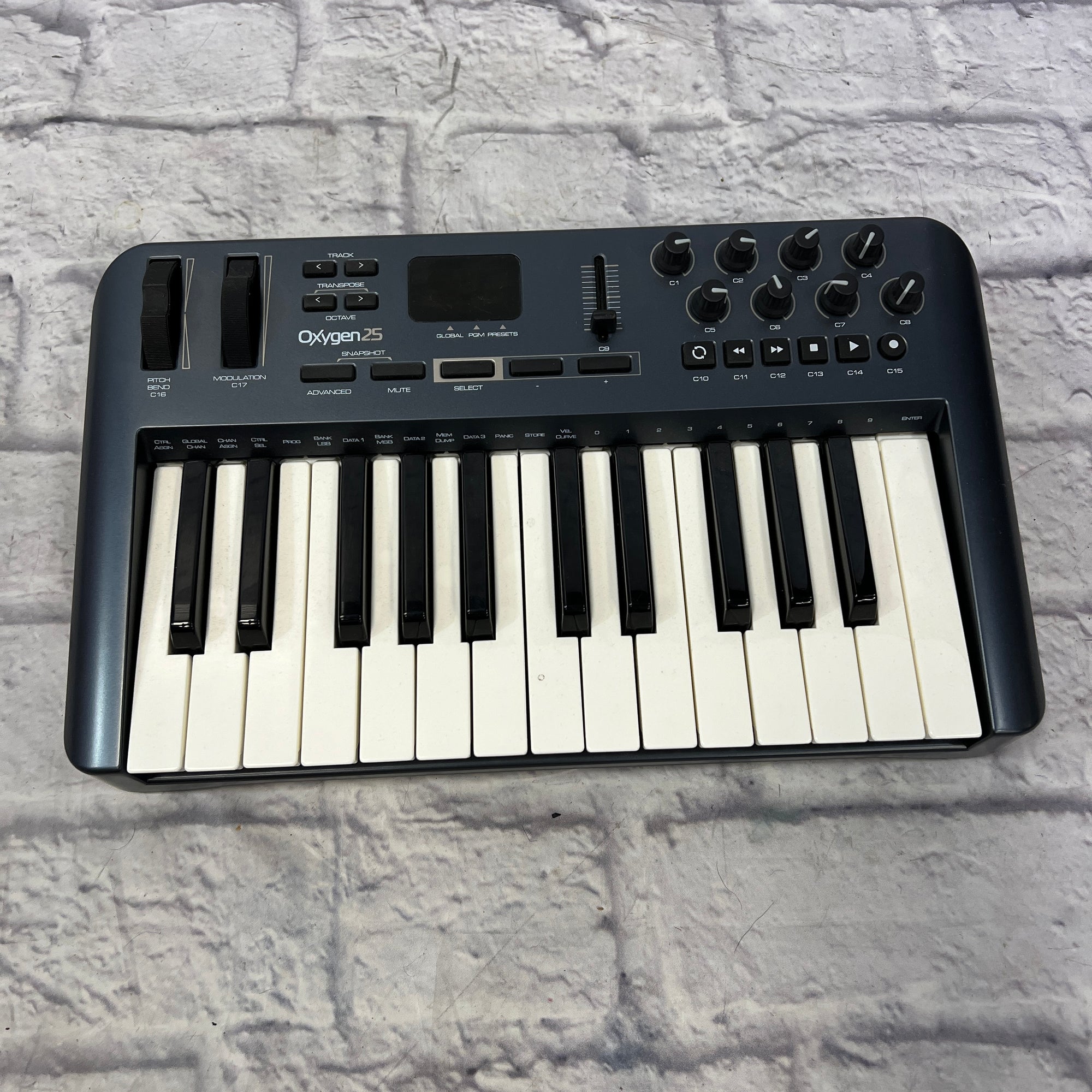 M Audio Oxygen 25 USB Midi Controller