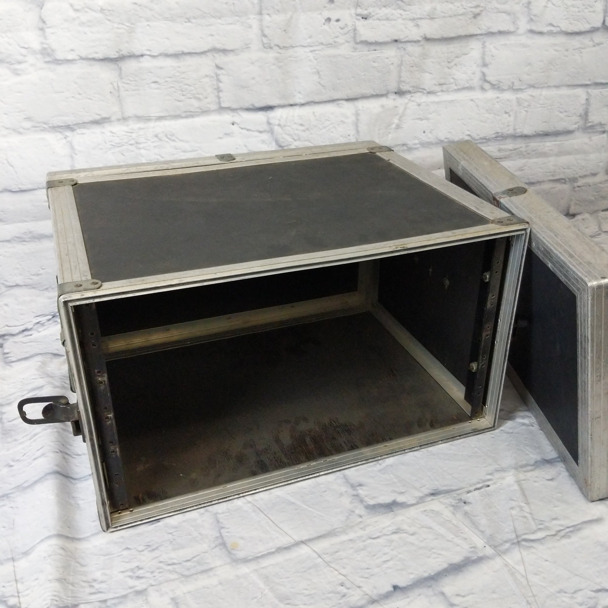 LM Engineering 6U Rack Case