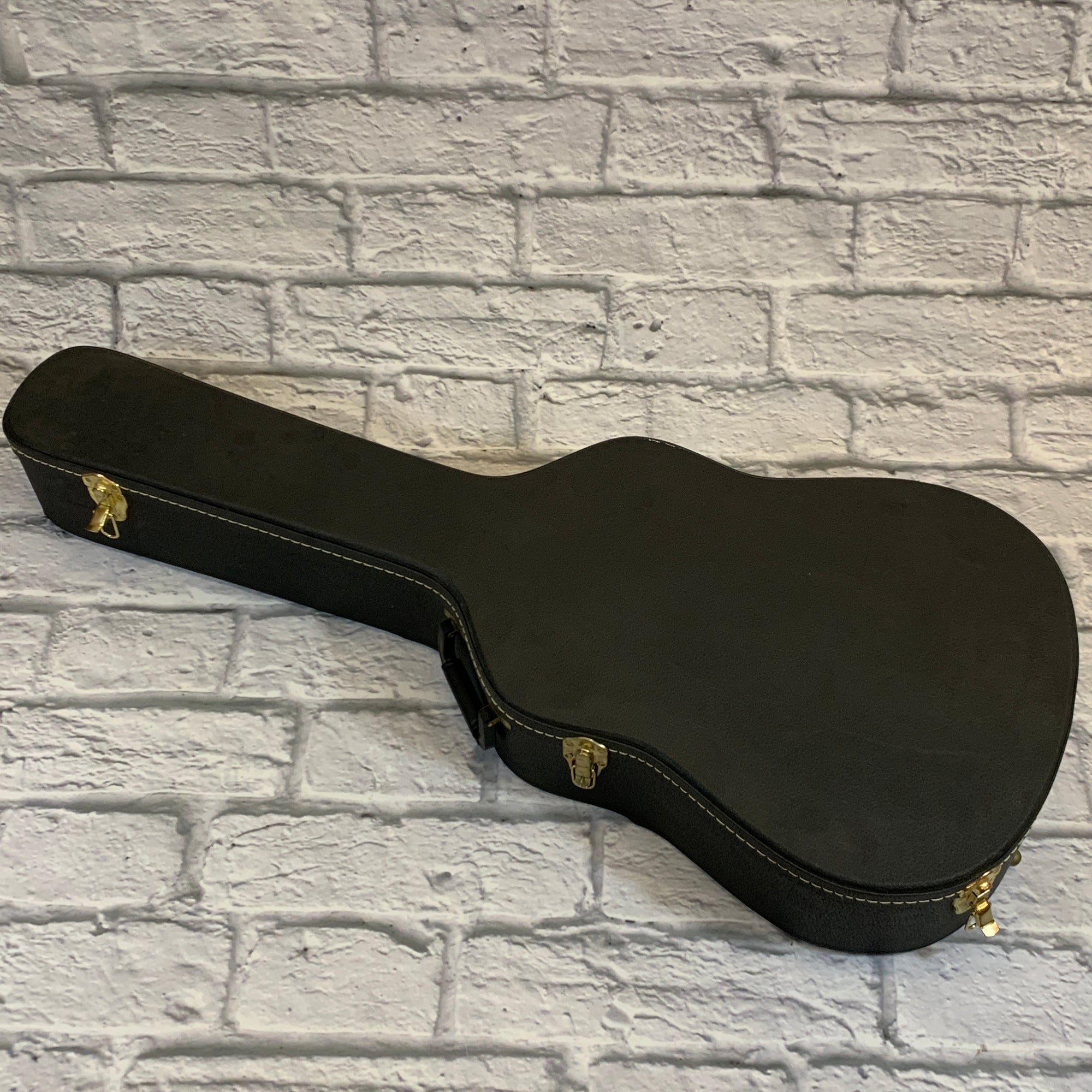 Unknown Acoustic Guitar Hard Shell Case