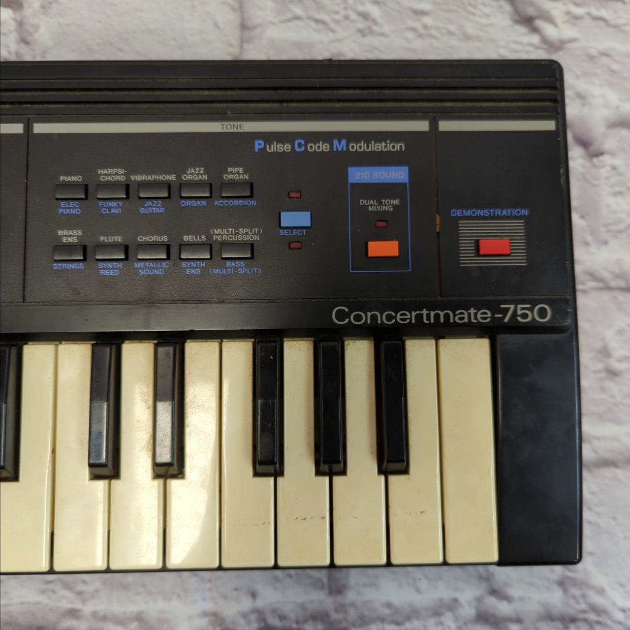 Realistic Concertmate 750 Keyboard
