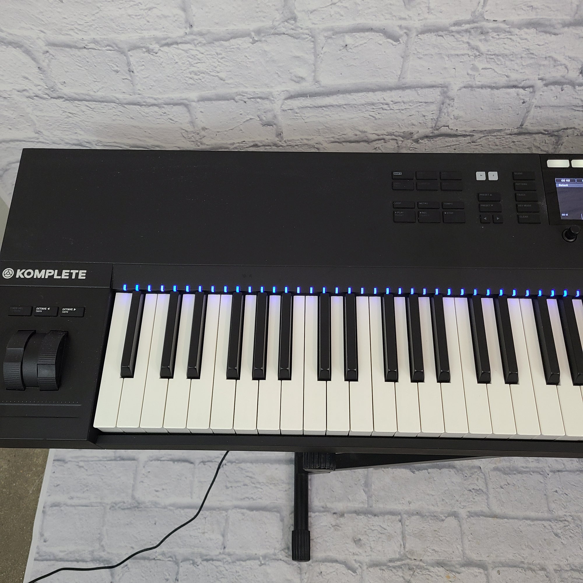 Native Instruments Komplete Kontrol S88 S-Series Smart Keyboard Contro ...