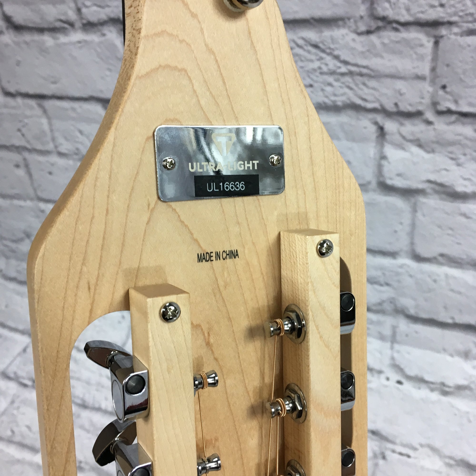 Traveler Ultra-Light Natural Acoustic Electric Guitar