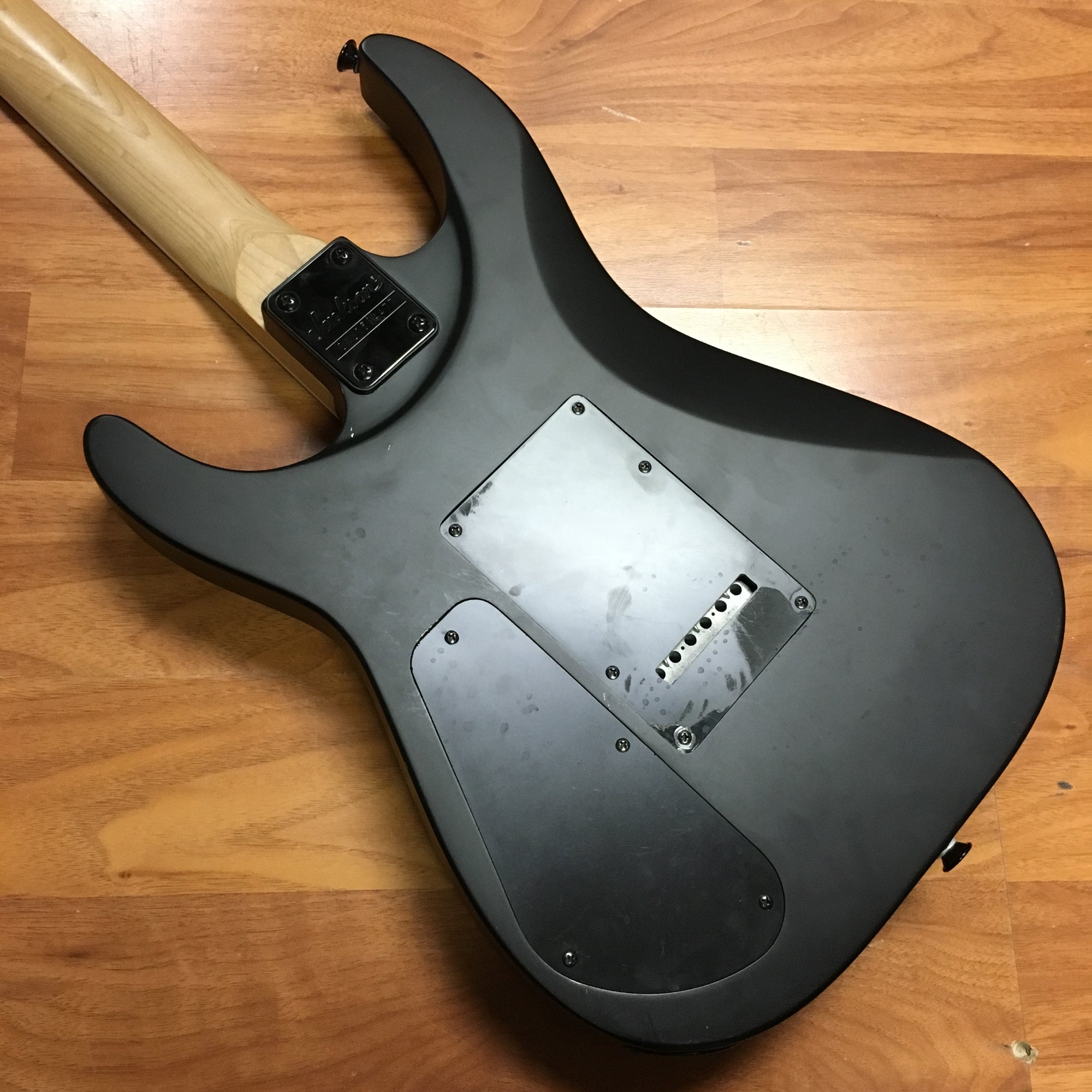 Jackson JS 22 Dinky Satin Black W/Case