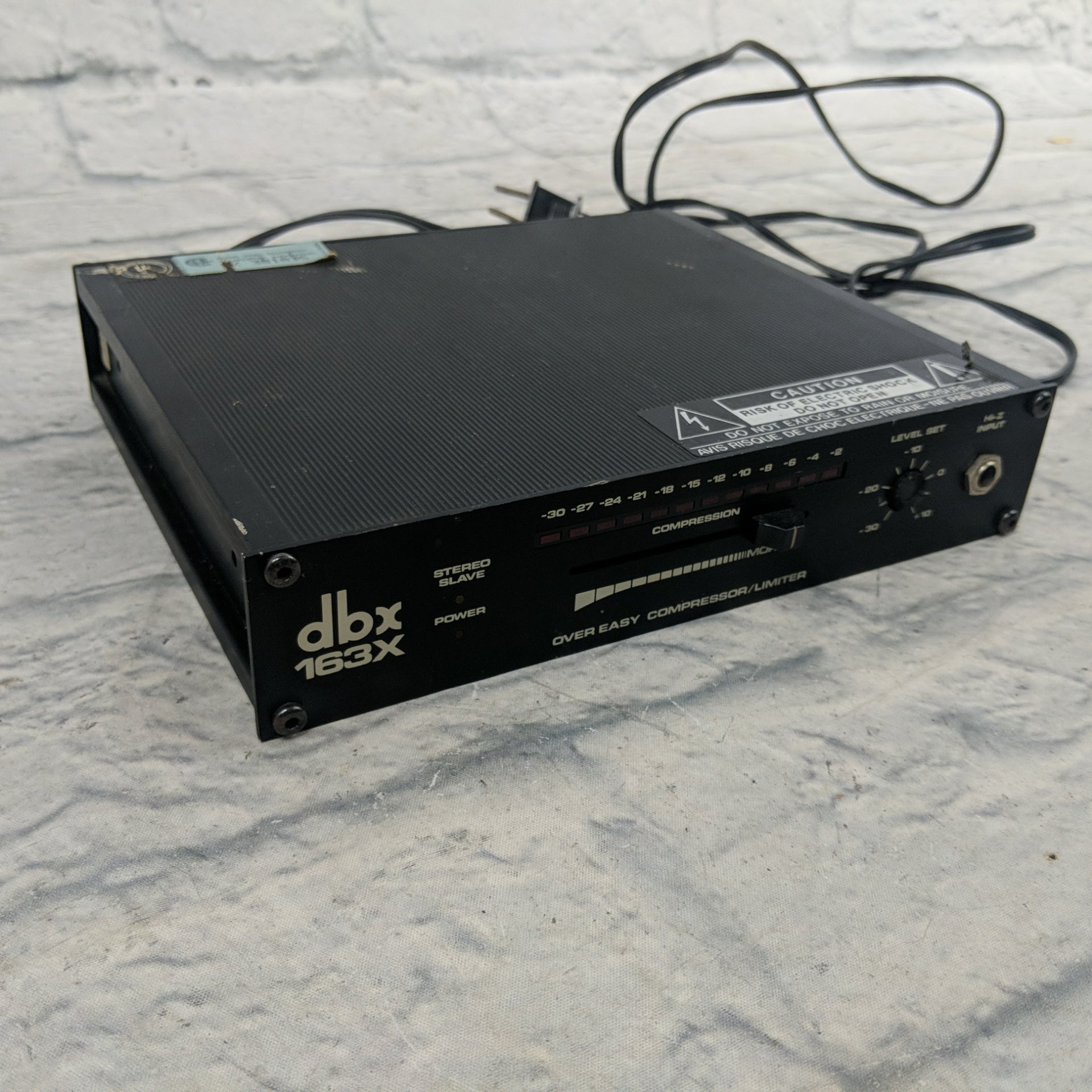 DBX 163X Over Easy Compressor / Limiter
