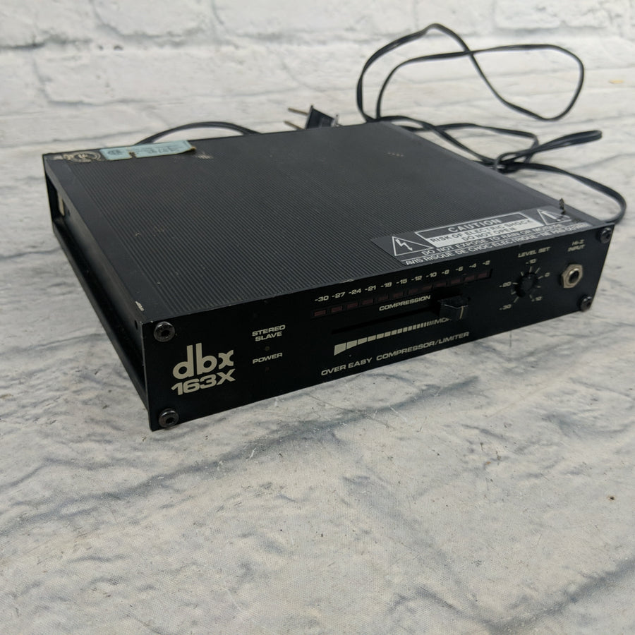 DBX 163X Over Easy Compressor / Limiter
